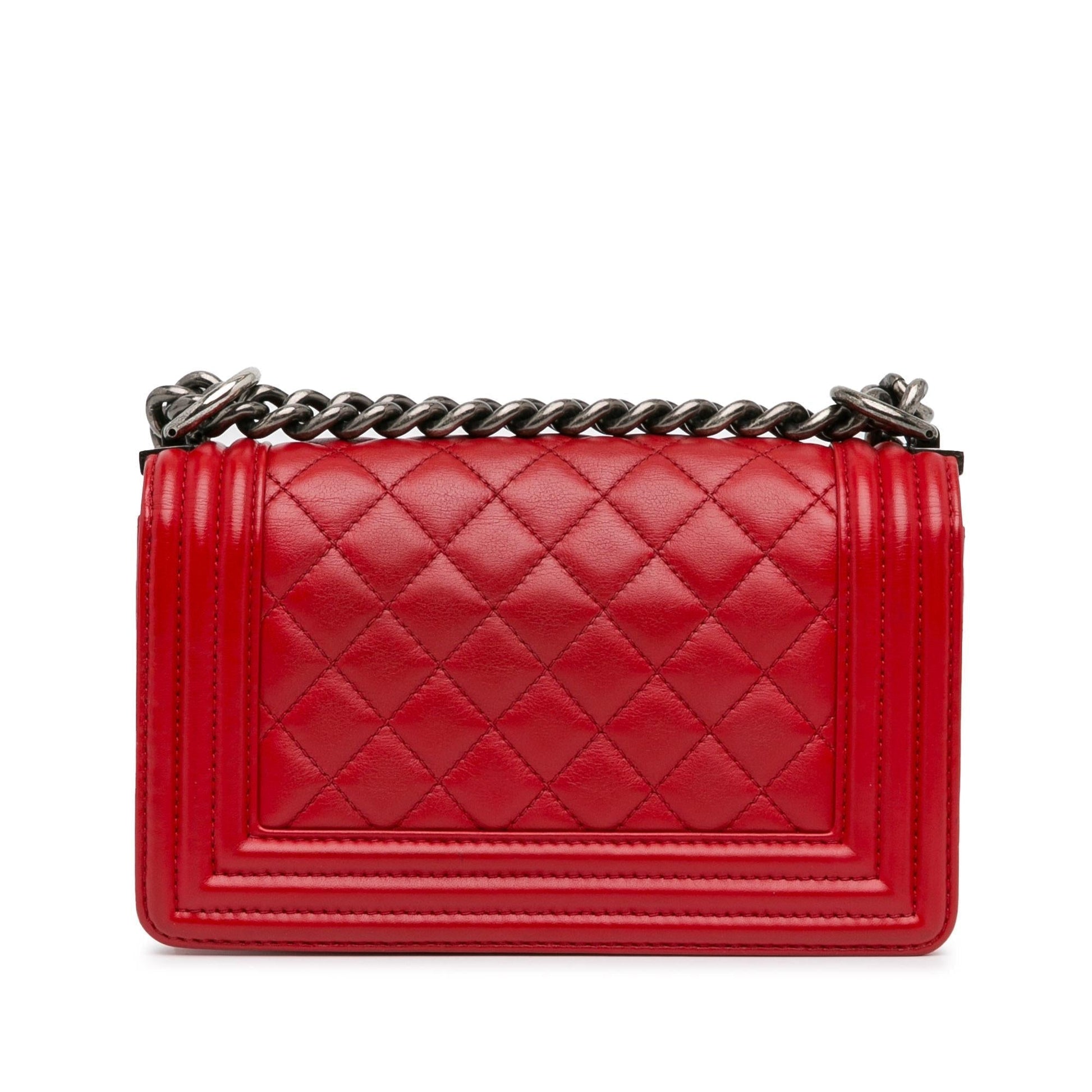 Chanel Lambskin Boy Flap SHG-S5WFuh Small Handbag