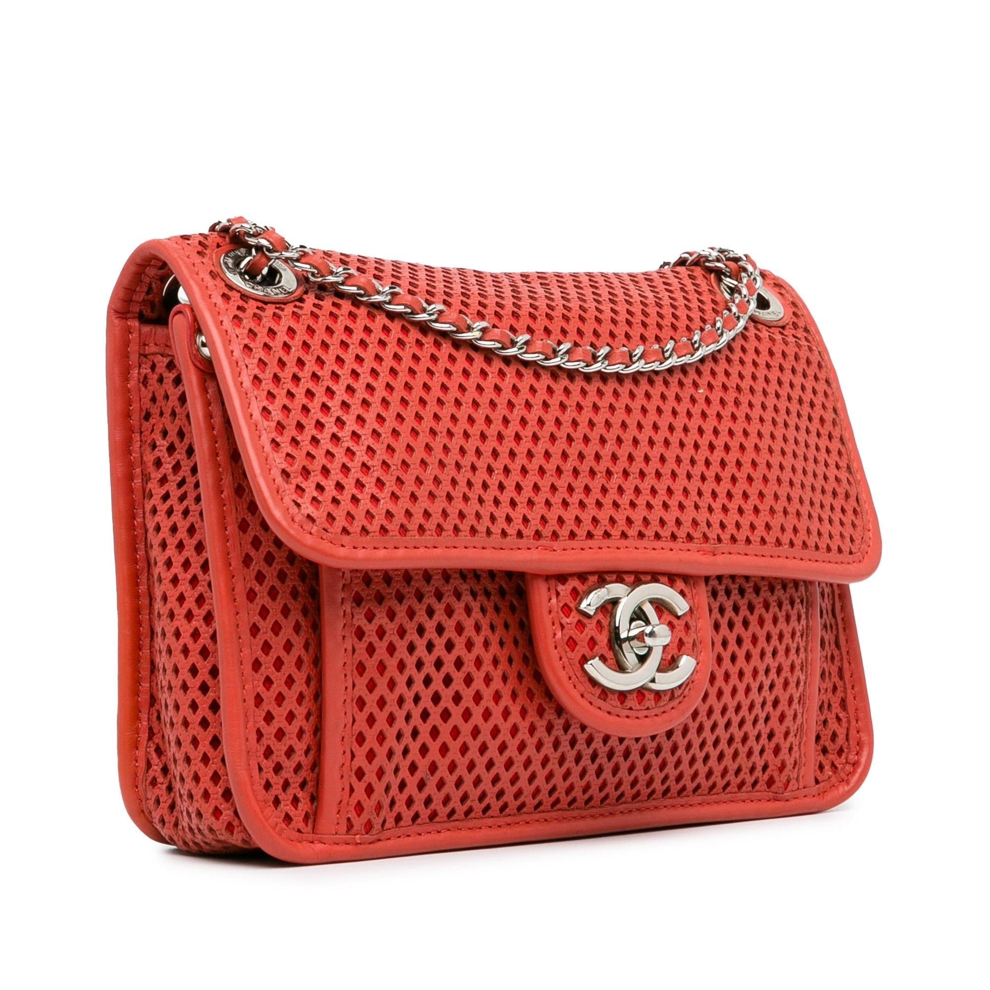 Chanel Perforated Calfskin Up Air Flap SHG-iEf845 Small Handbag