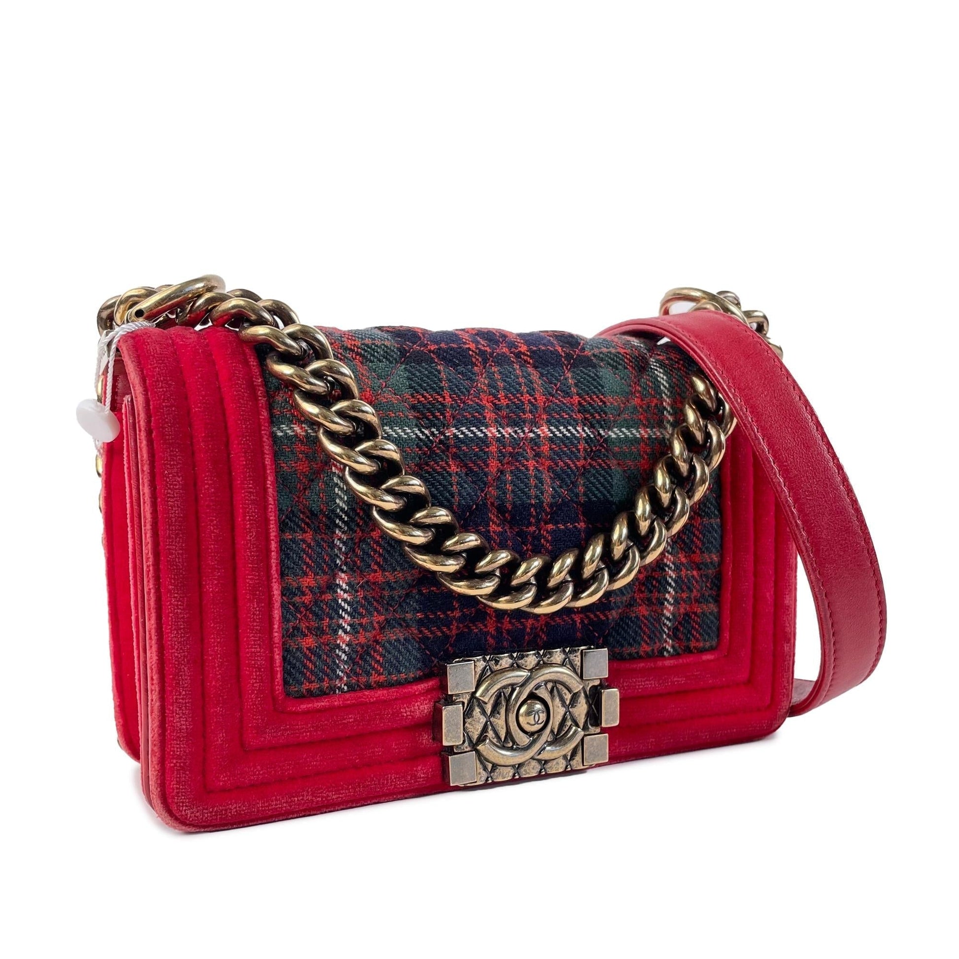 Chanel Velvet Boy SHG-yzvxxc Small Crossbody Bag