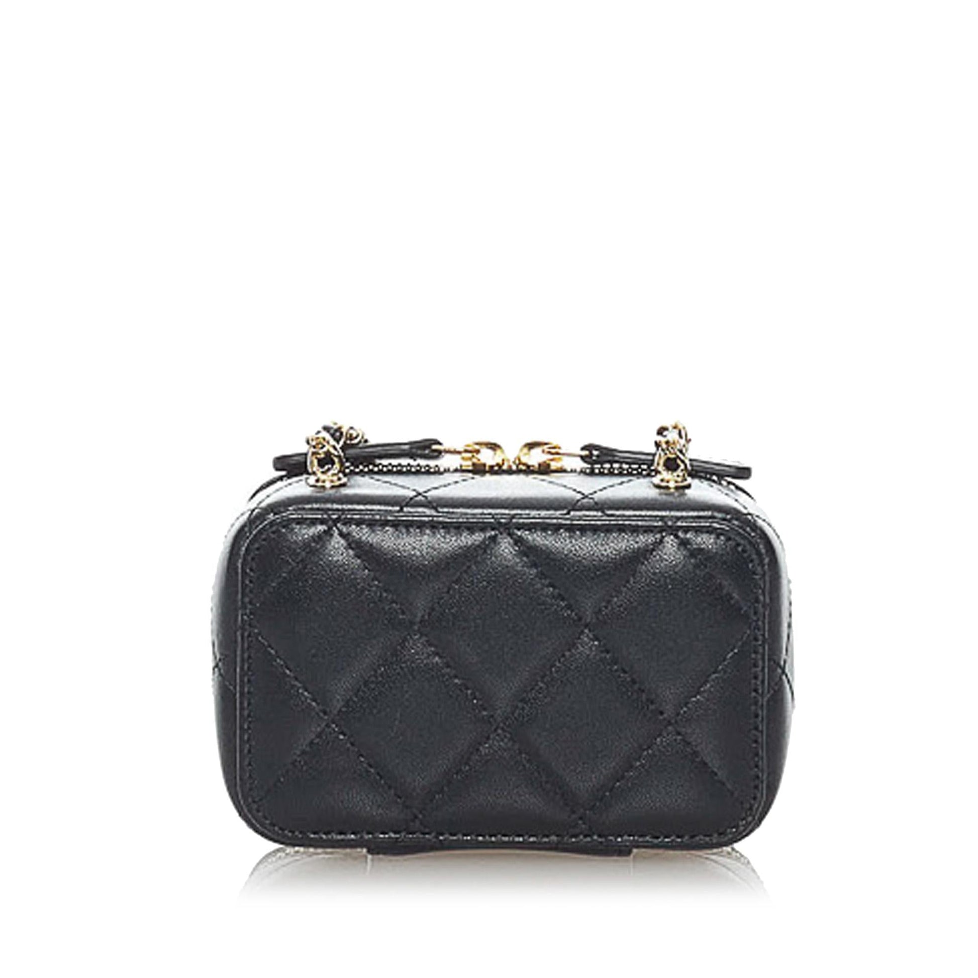 Chanel Square Classic Quilted Lambskin Flap SHG-DhK2mq Handbag