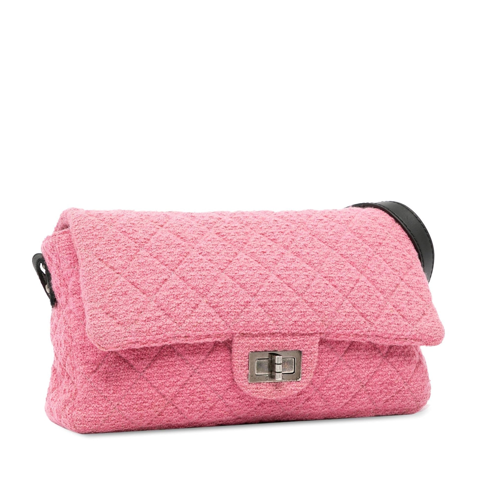 Chanel Tweed Mademoiselle SHG-PQp9XU Lock Crossbody Bag
