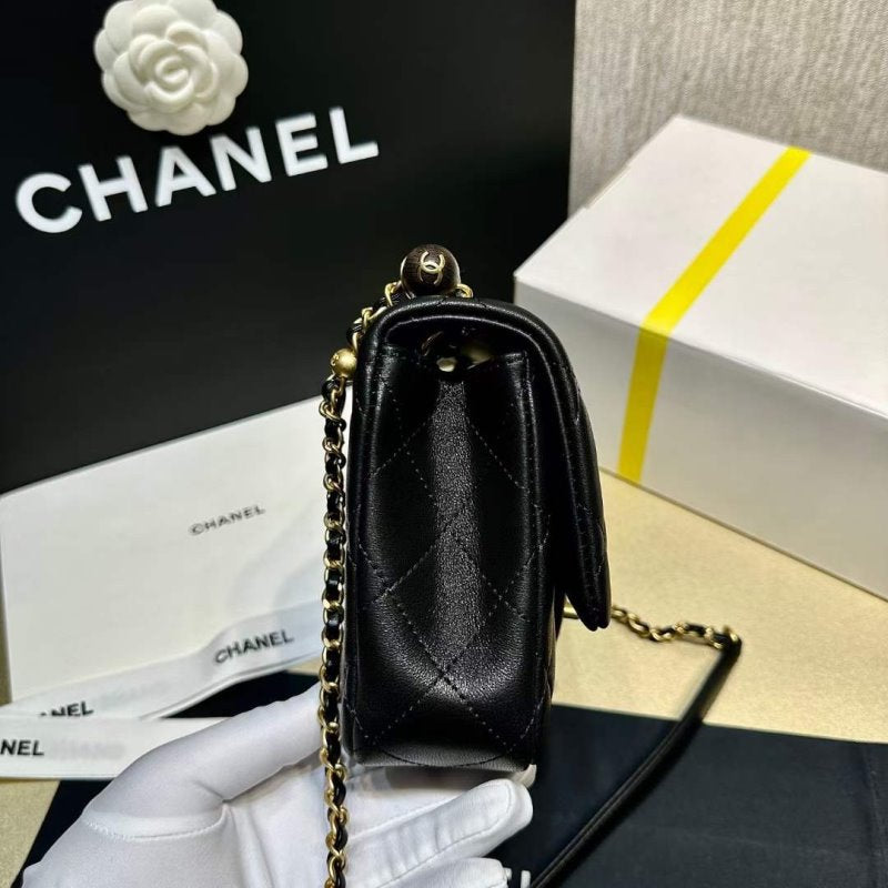 Chanel Chanel Flap Bag Bg02143 Handbag