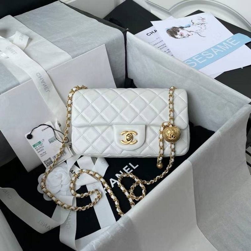 Chanel Chanel Flap Bag Bg02800 Handbag