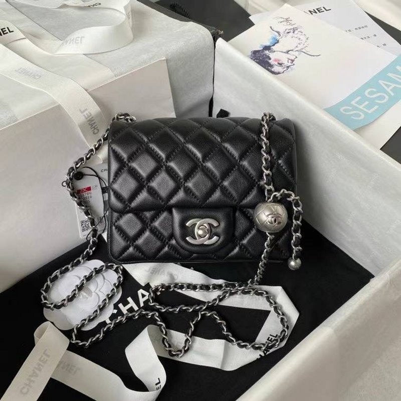 Chanel Chanel Flap Bag Bg02809 Handbag
