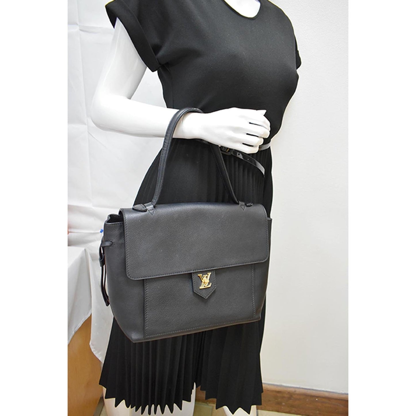 Louis Women Lockme Mm Satchel Bag Leather Black Travel Bag