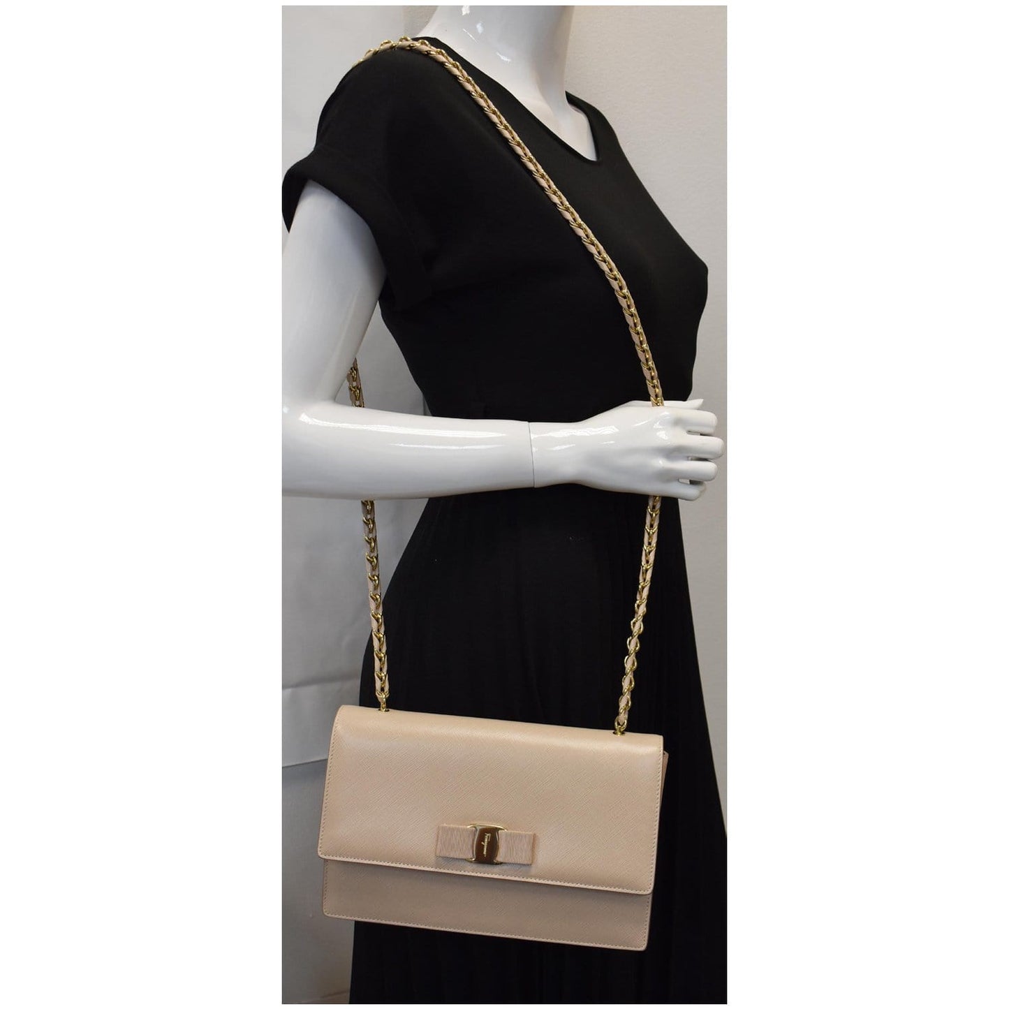 Vara Bow Shoulder Bag Leather Large