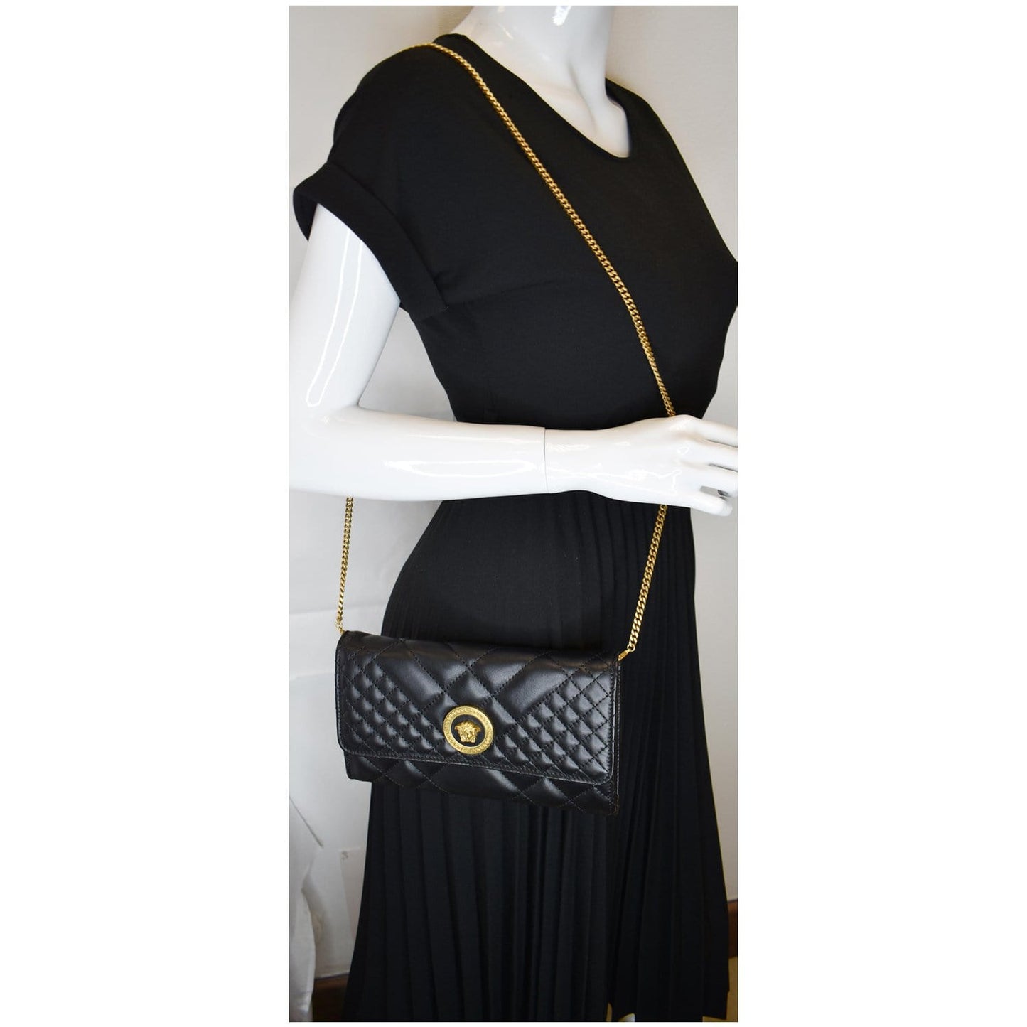 Gucci Icon Wallet On Chain Crossbody Bag Leather Quilted