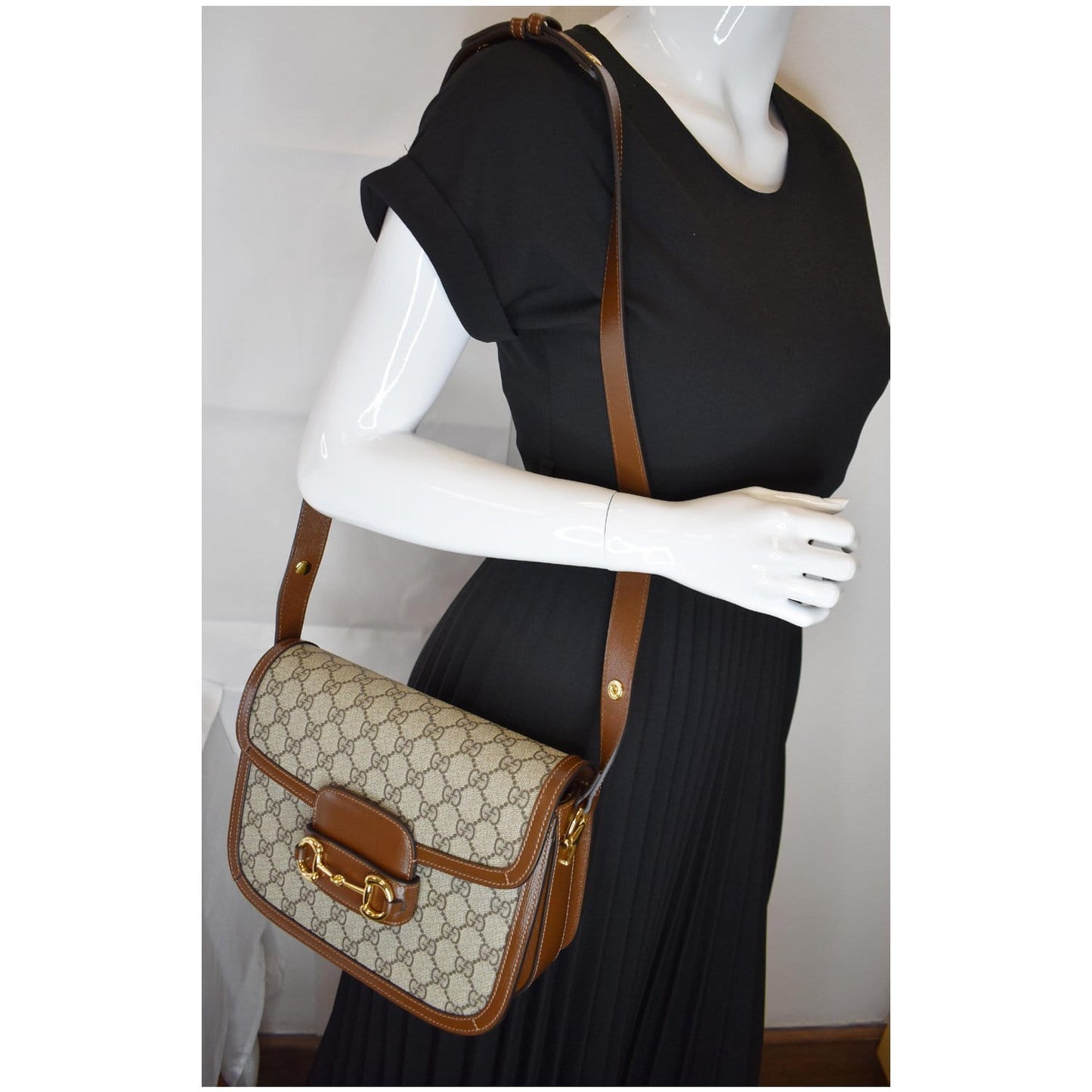 Gucci Horsebit Supreme Shoulder Bag Canvas Beige