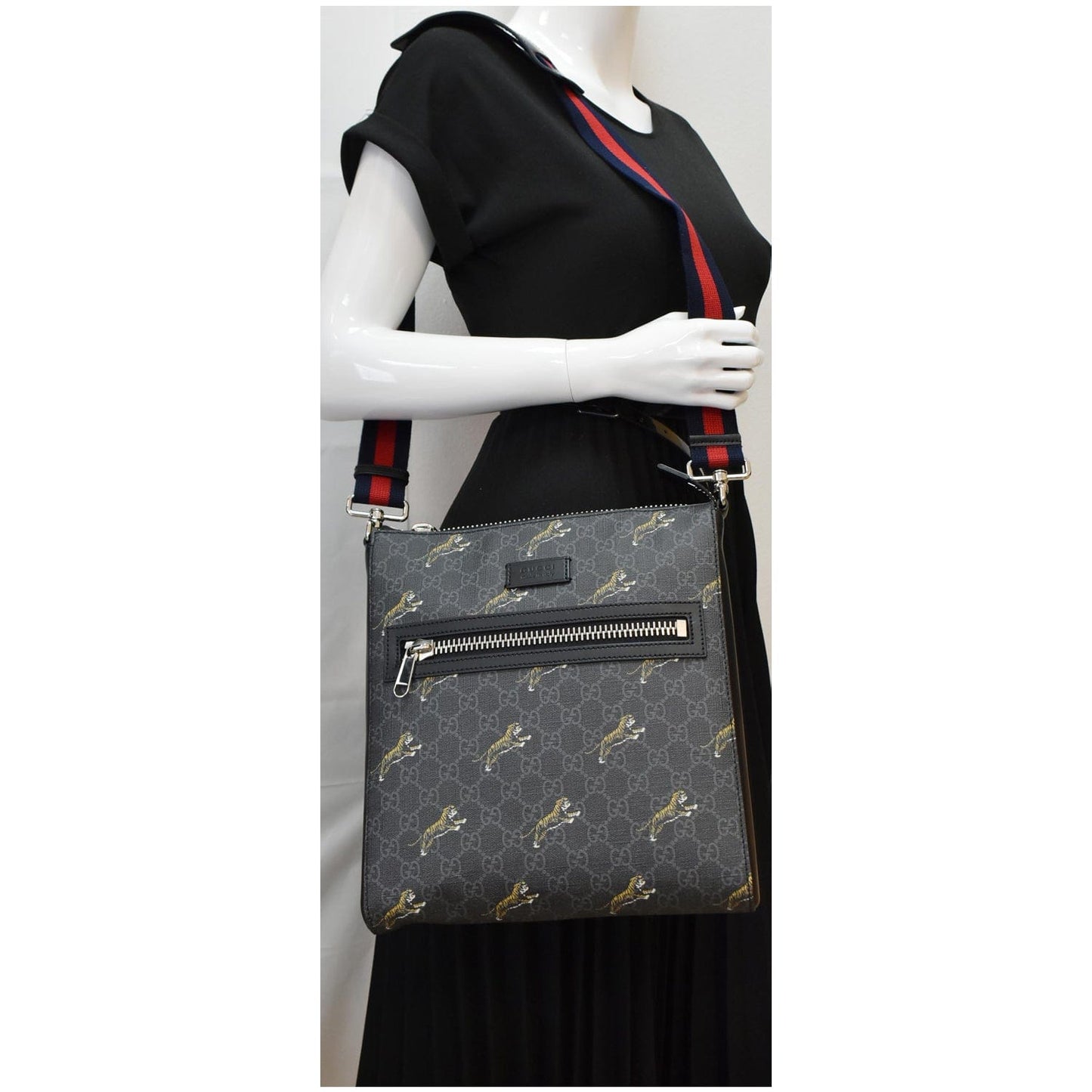 Gucci Bestiary Tigers Supreme Square Messenger Bag Black Crossbody Bag