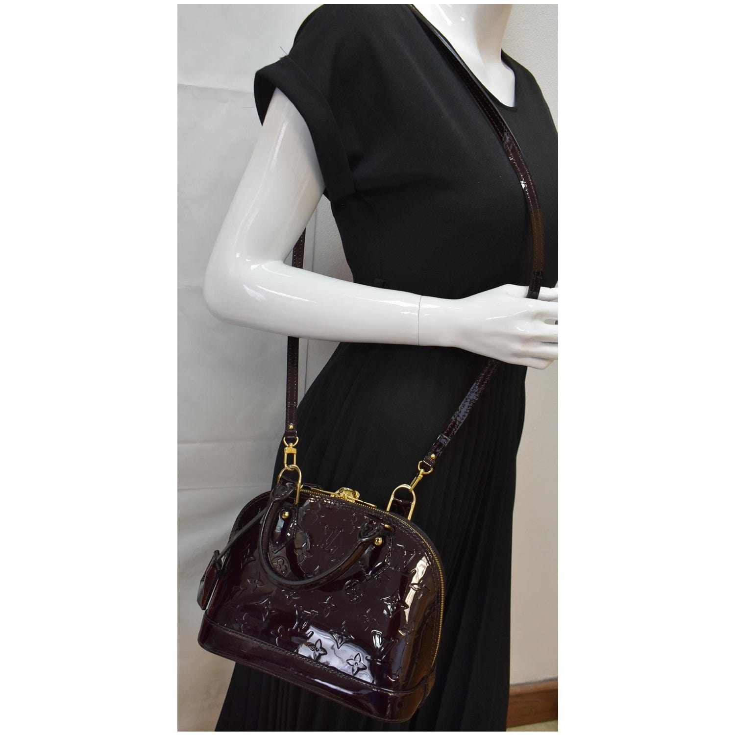 Louis Alma Bb Vernis Satchel Crossbody Bag Leather