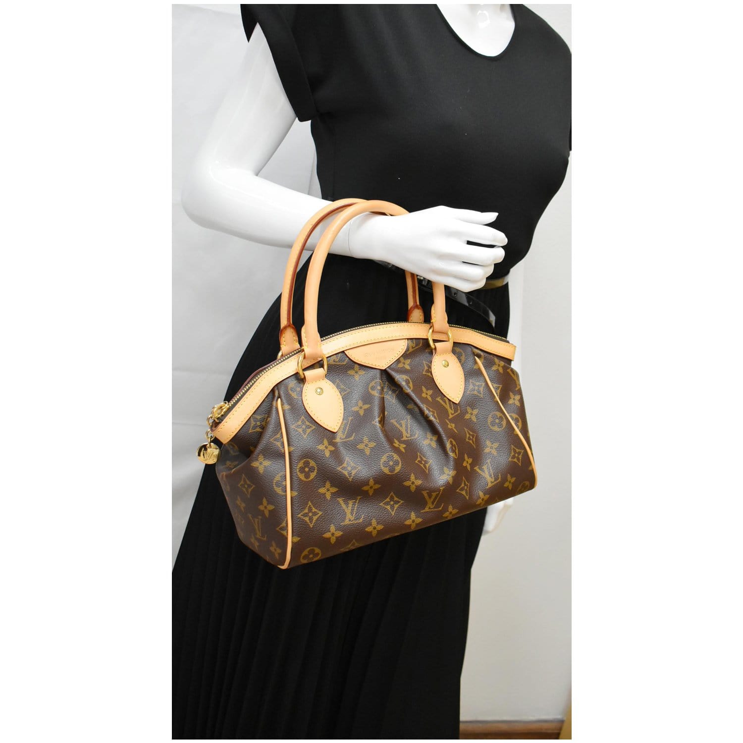 Louis Tivoli Pm Shoulder Bag Canvas Monogram