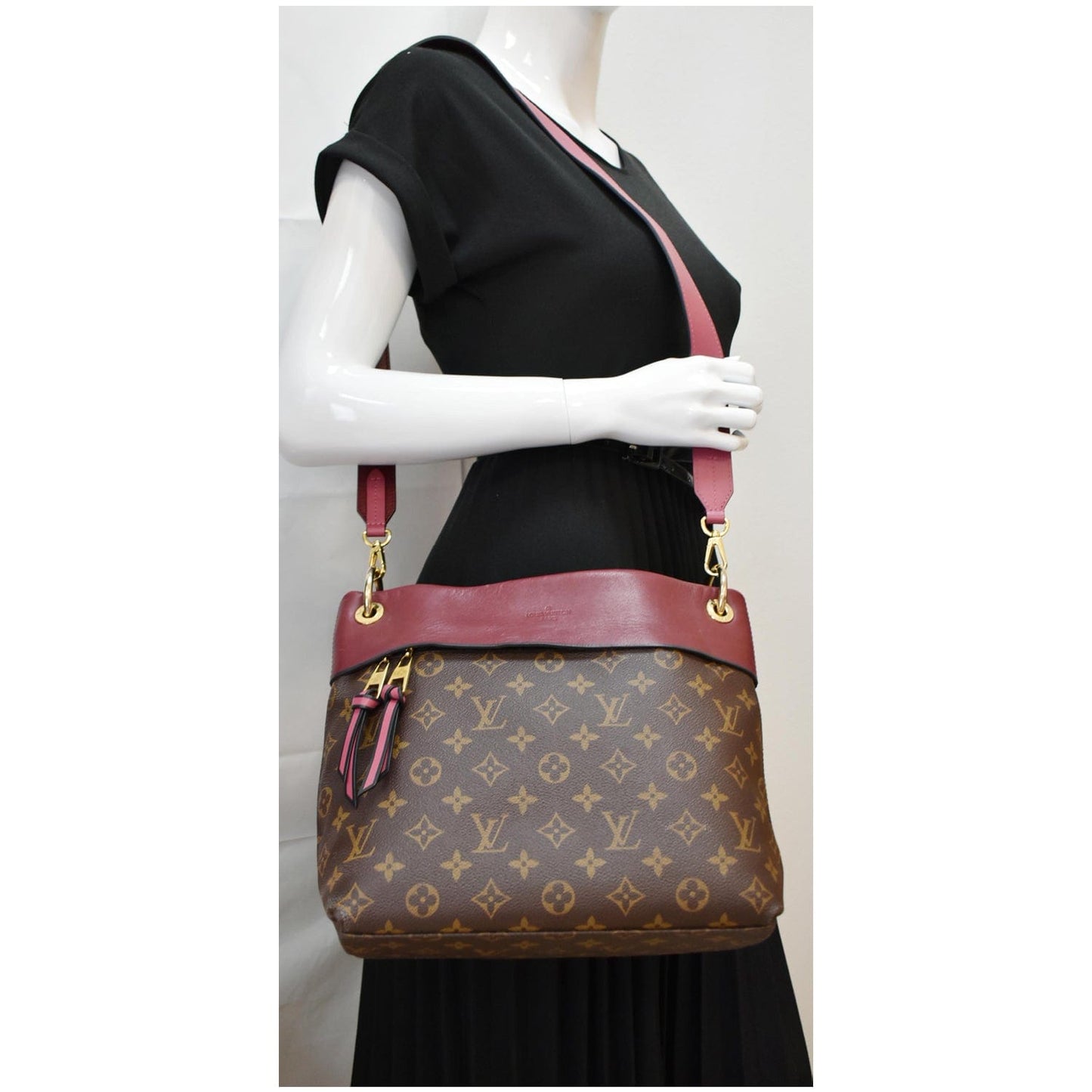 Louis Tuileries Besace Shoulder Bag Rose Bruyere Canvas Monogram