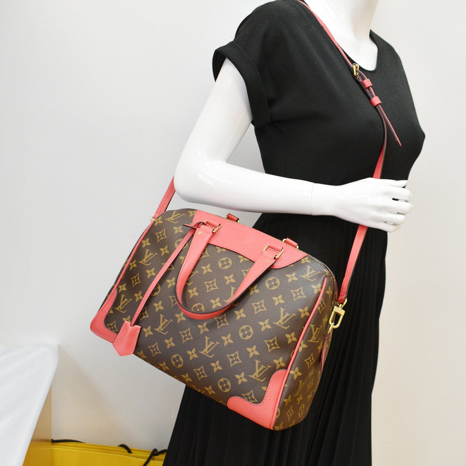 Louis Retiro Nm 2Way Shoulder Bag Off Canvas Monogram
