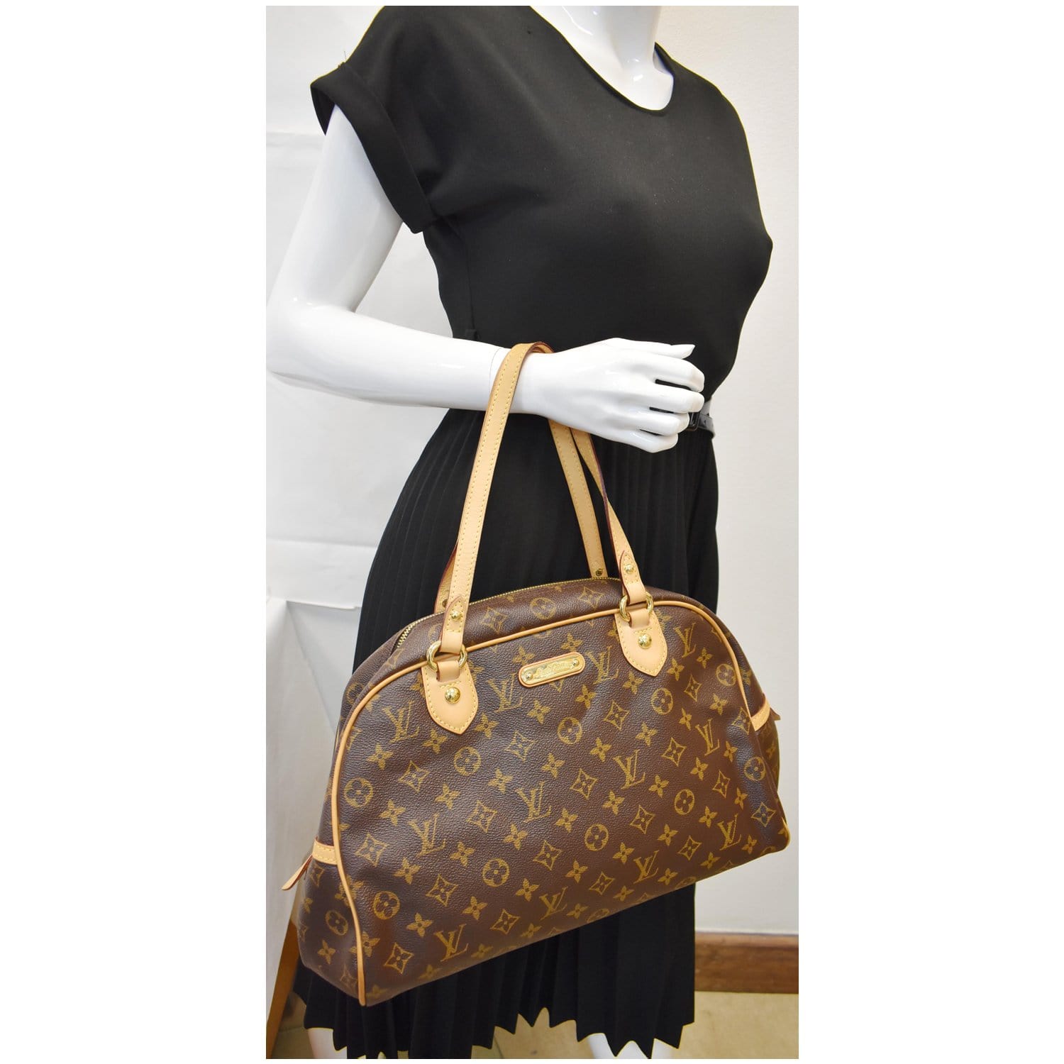 Louis Montorgueil Gm Shoulder Bag Canvas Monogram