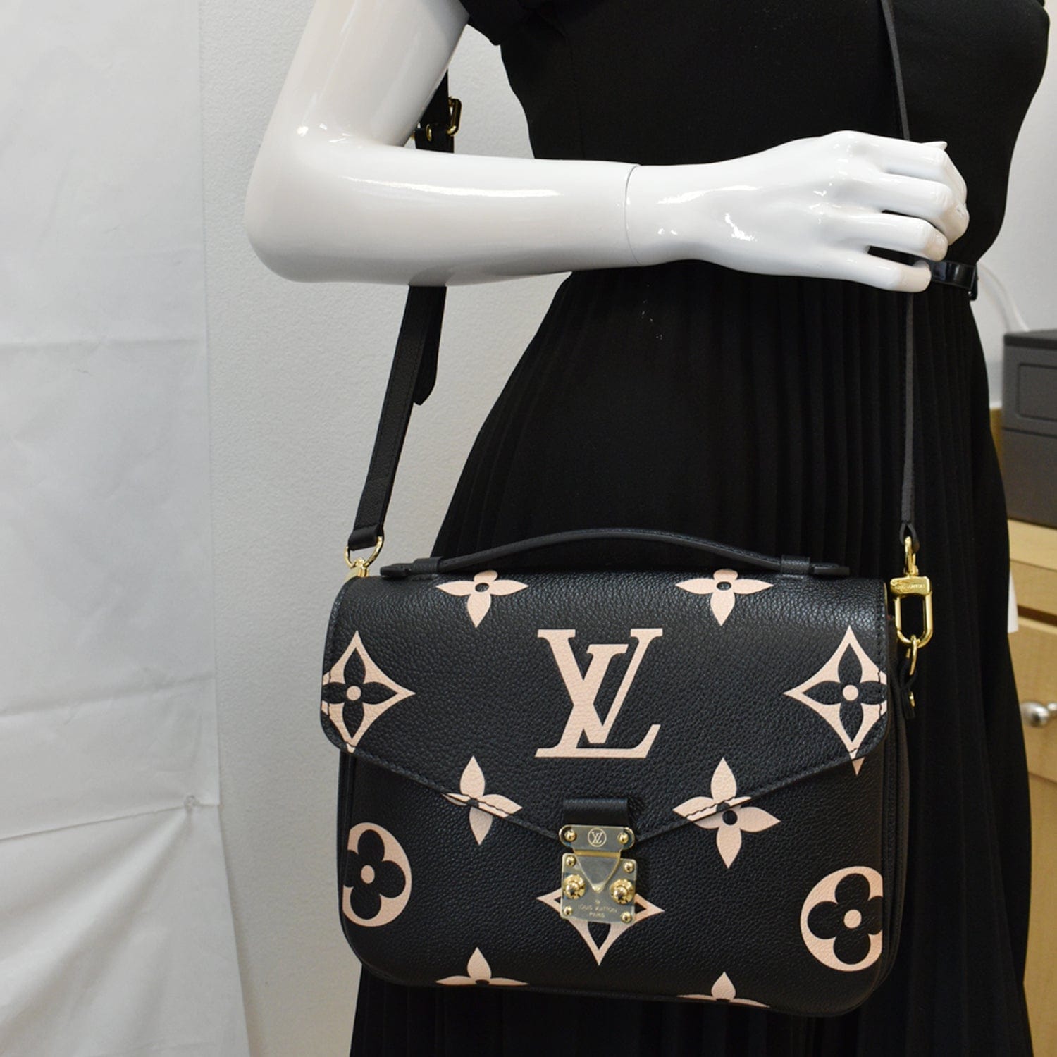 Louis Metis Pochette Bicolor Empreinte Crossbody Bag Leather Black