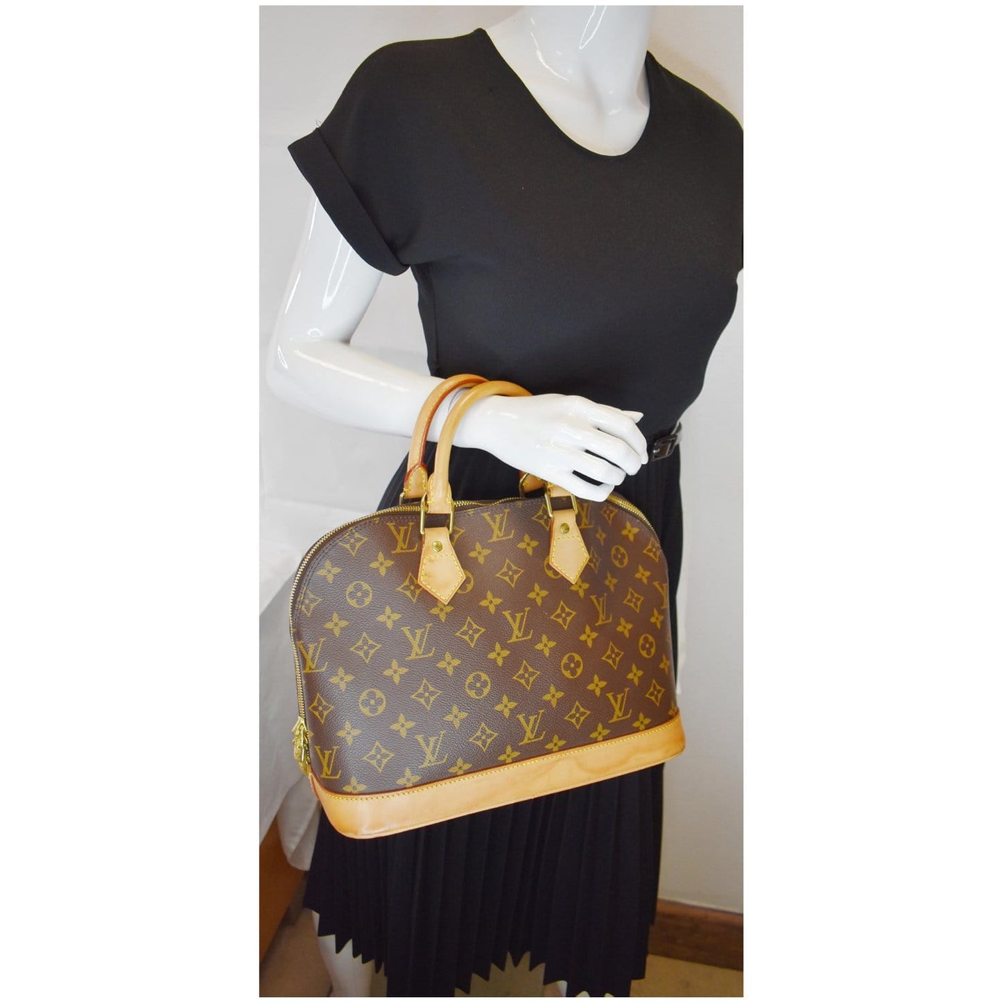 Louis Alma Pm Satchel Bag Canvas Monogram Travel Bag Brown 1
