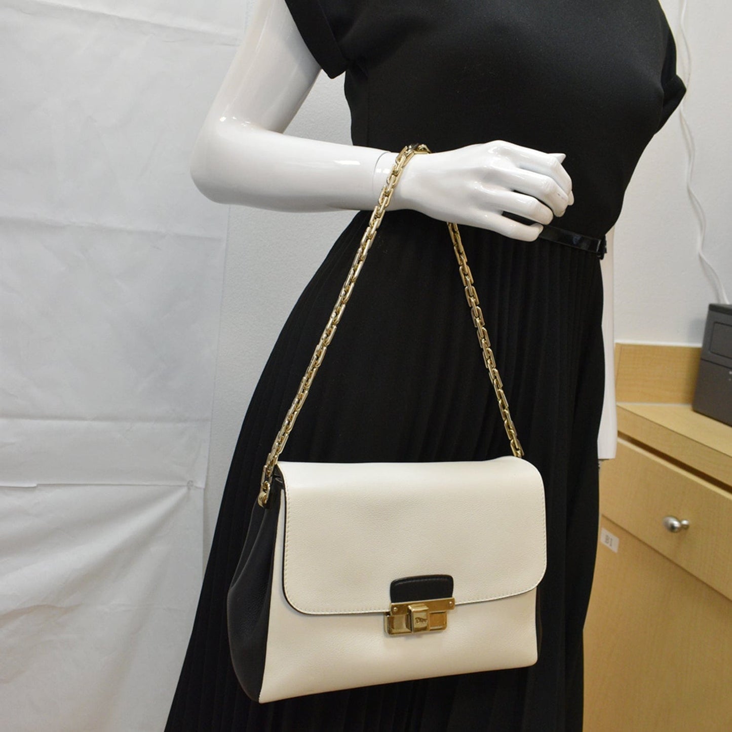 Dior ling Medium Shoulder Bag Leather Black