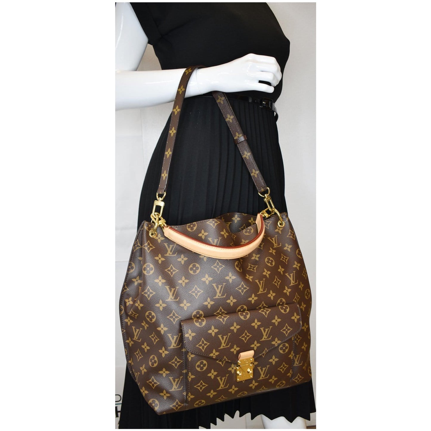 Louis Metis Hobo Shoulder Bag Canvas Monogram