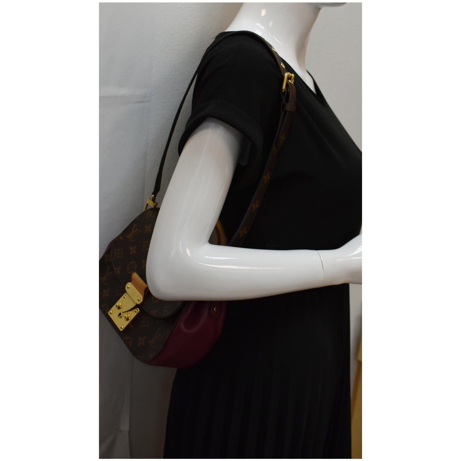 Louis Eden Pm Shoulder Bag Canvas Monogram