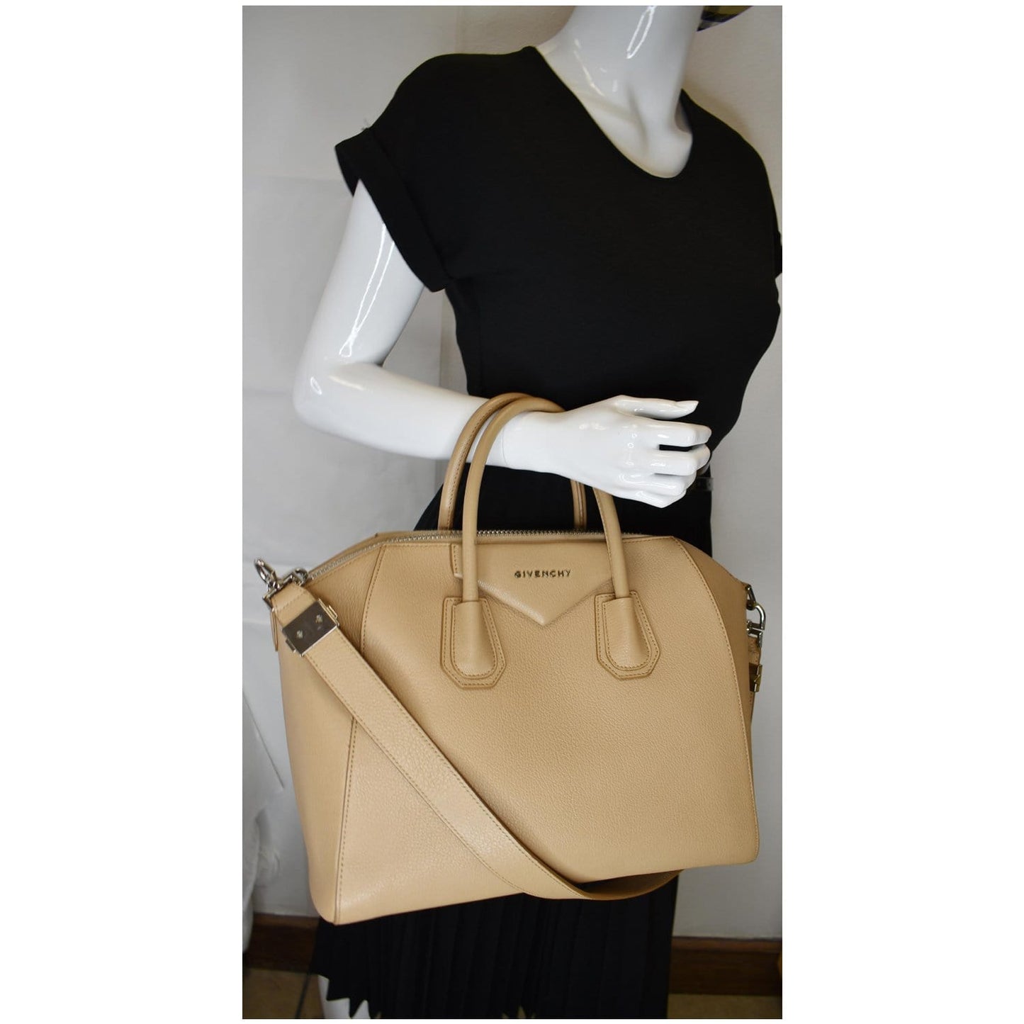 Givenchy Antigona Shoulder Bag Leather Beige