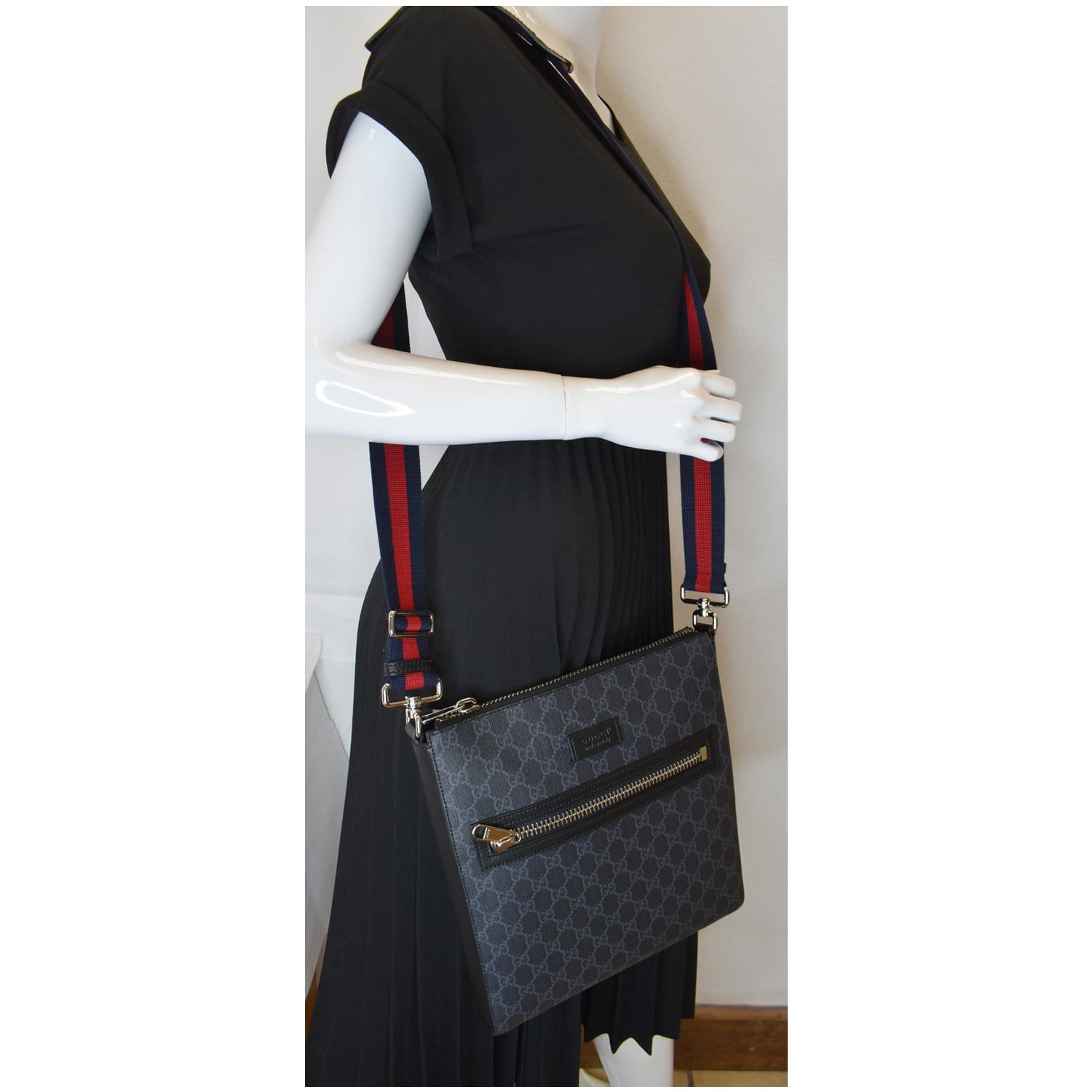 Gucci Supreme Square Messenger Bag Black Crossbody Bag