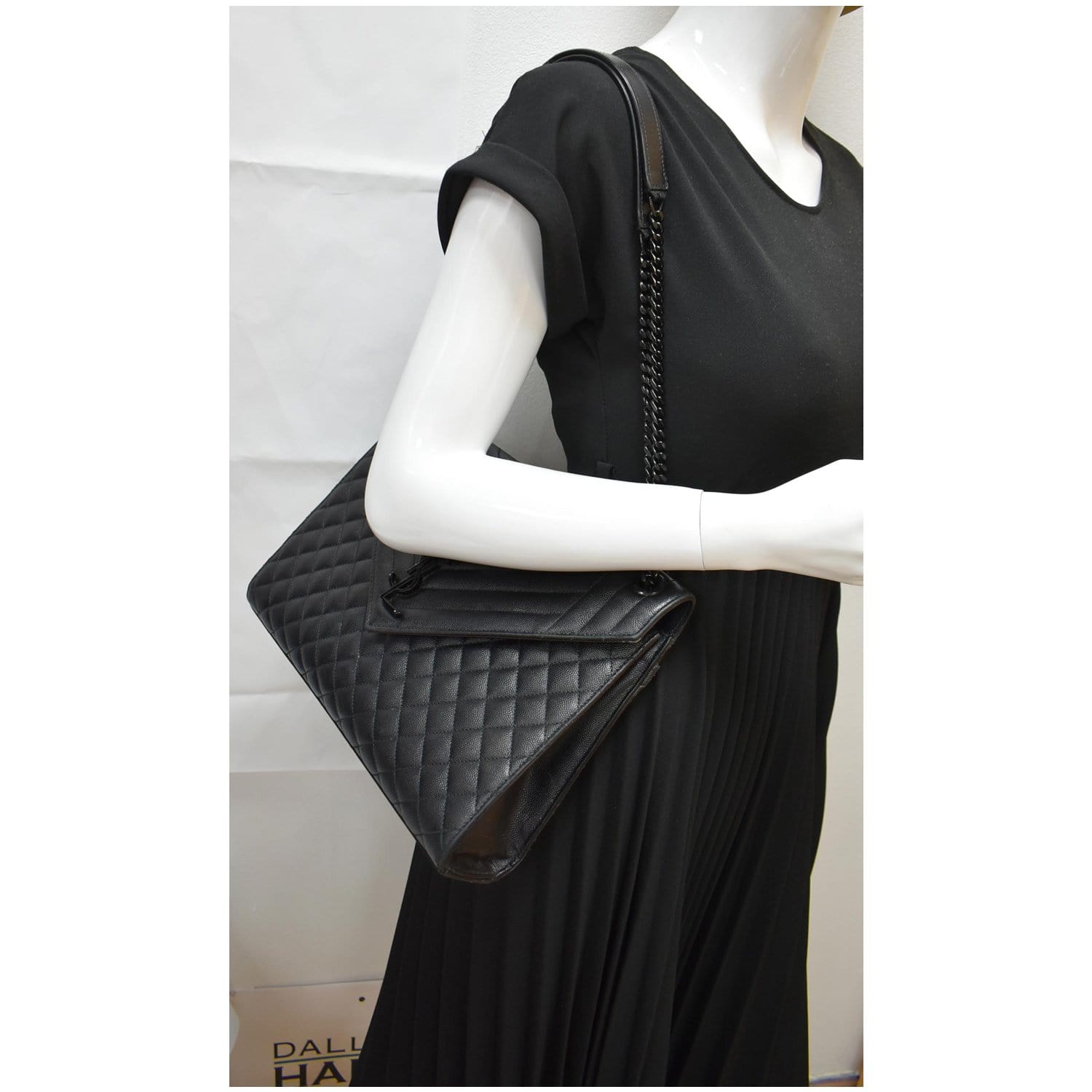 YSL Saint Laurent Saint Envelope Grain De Poudre Shoulder Bag Leather Black