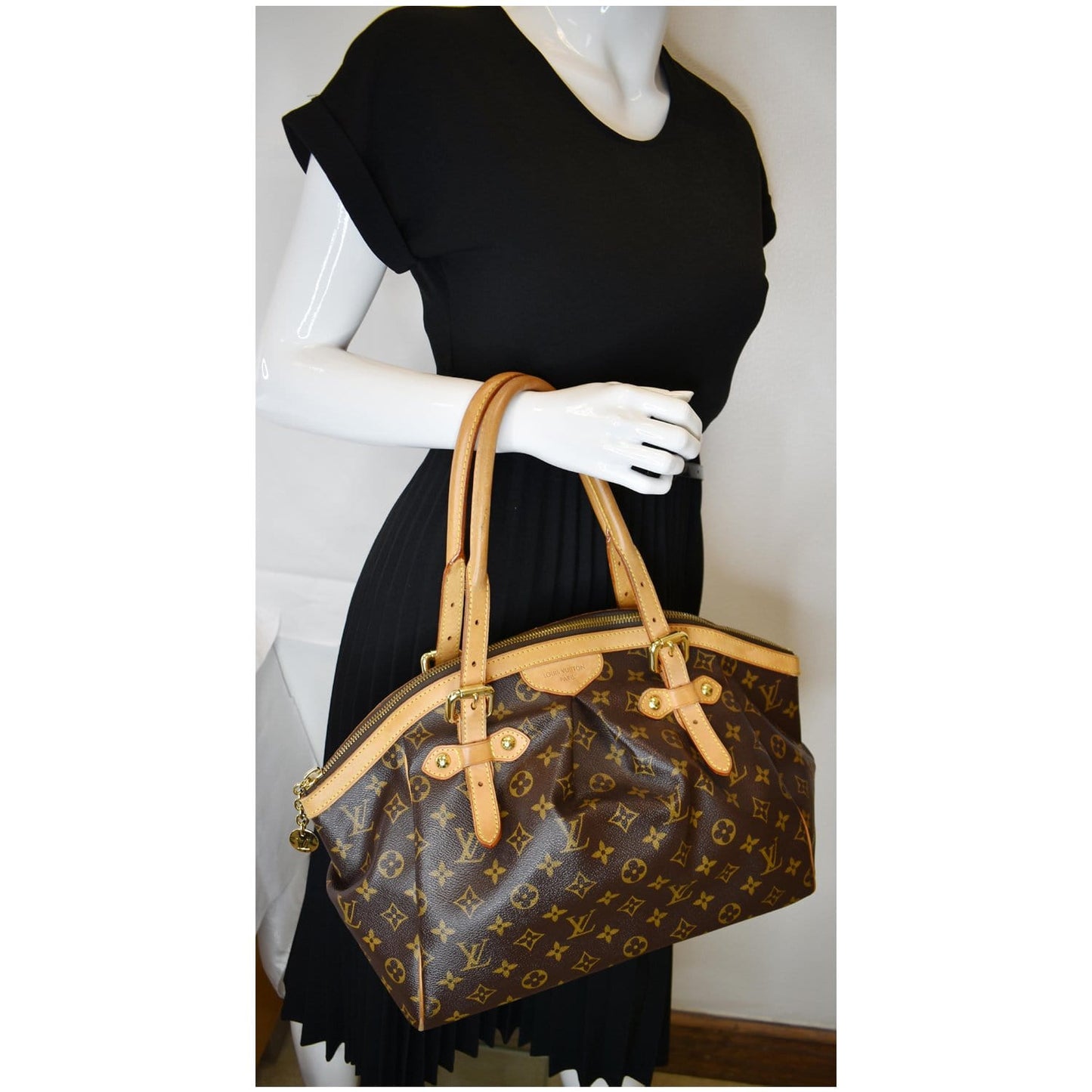 Louis Tivoli Gm Shoulder Bag Canvas Monogram Brown 10