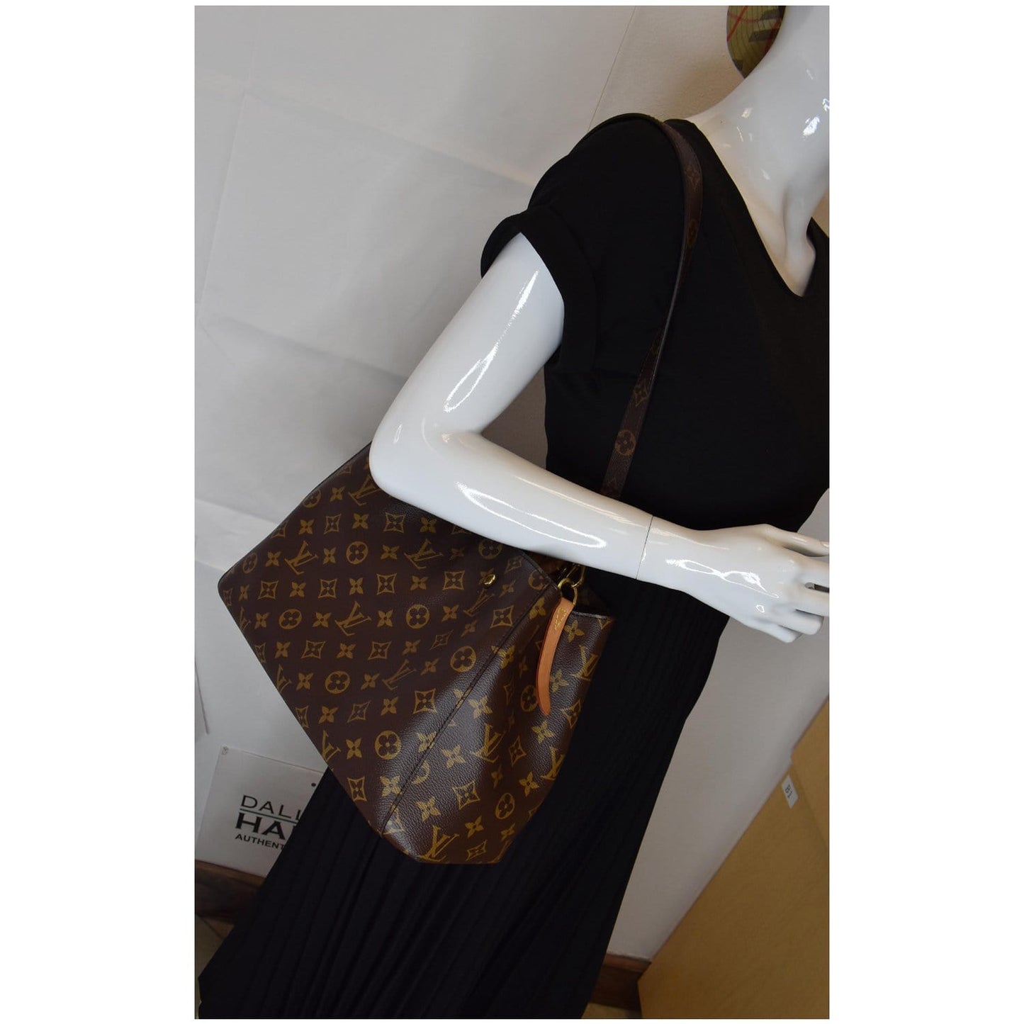 Louis Montaigne Mm Shoulder Bag Canvas Monogram
