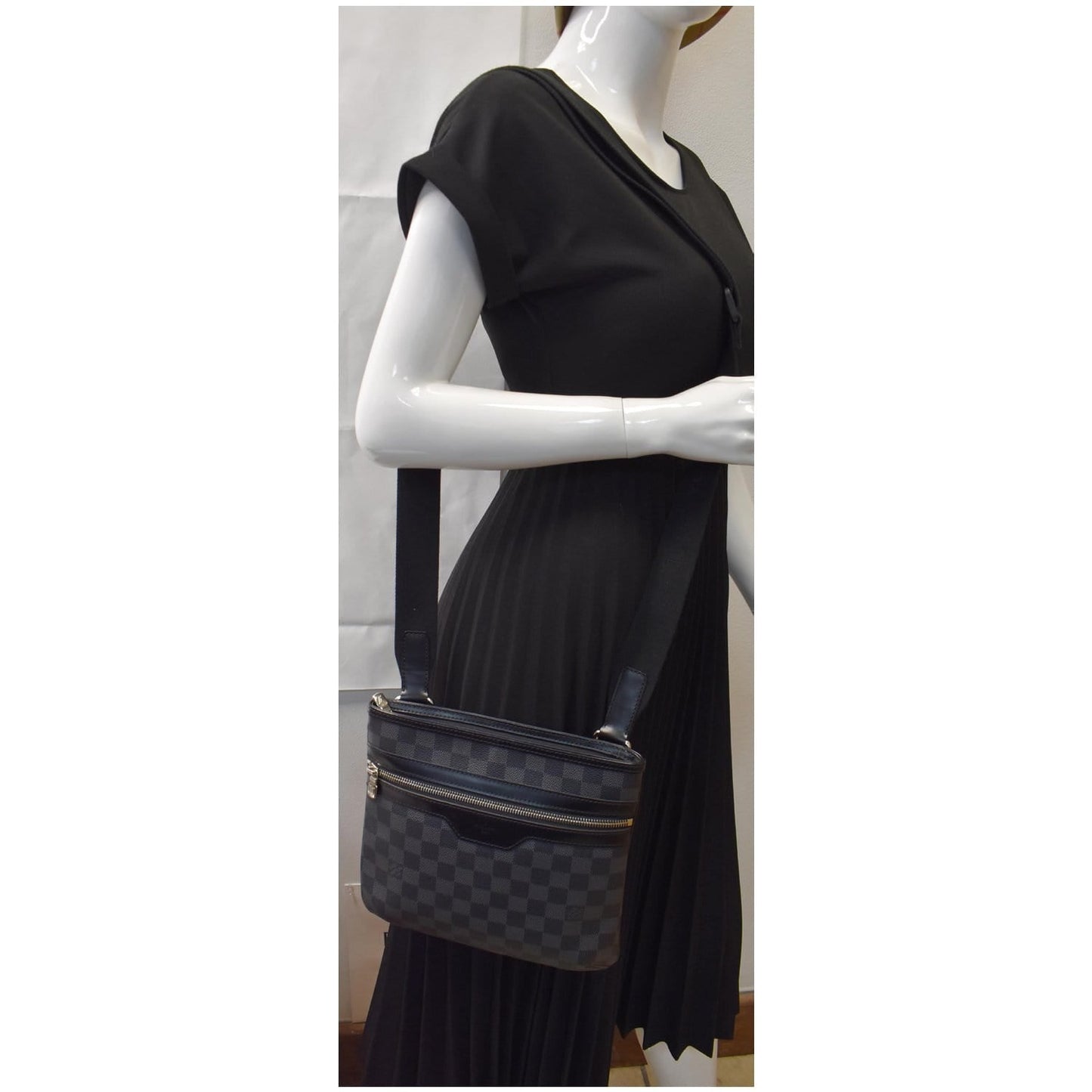 Louis Thomas Damier Graphite Crossbody Messenger Bag Canvas Black Crossbody Bag