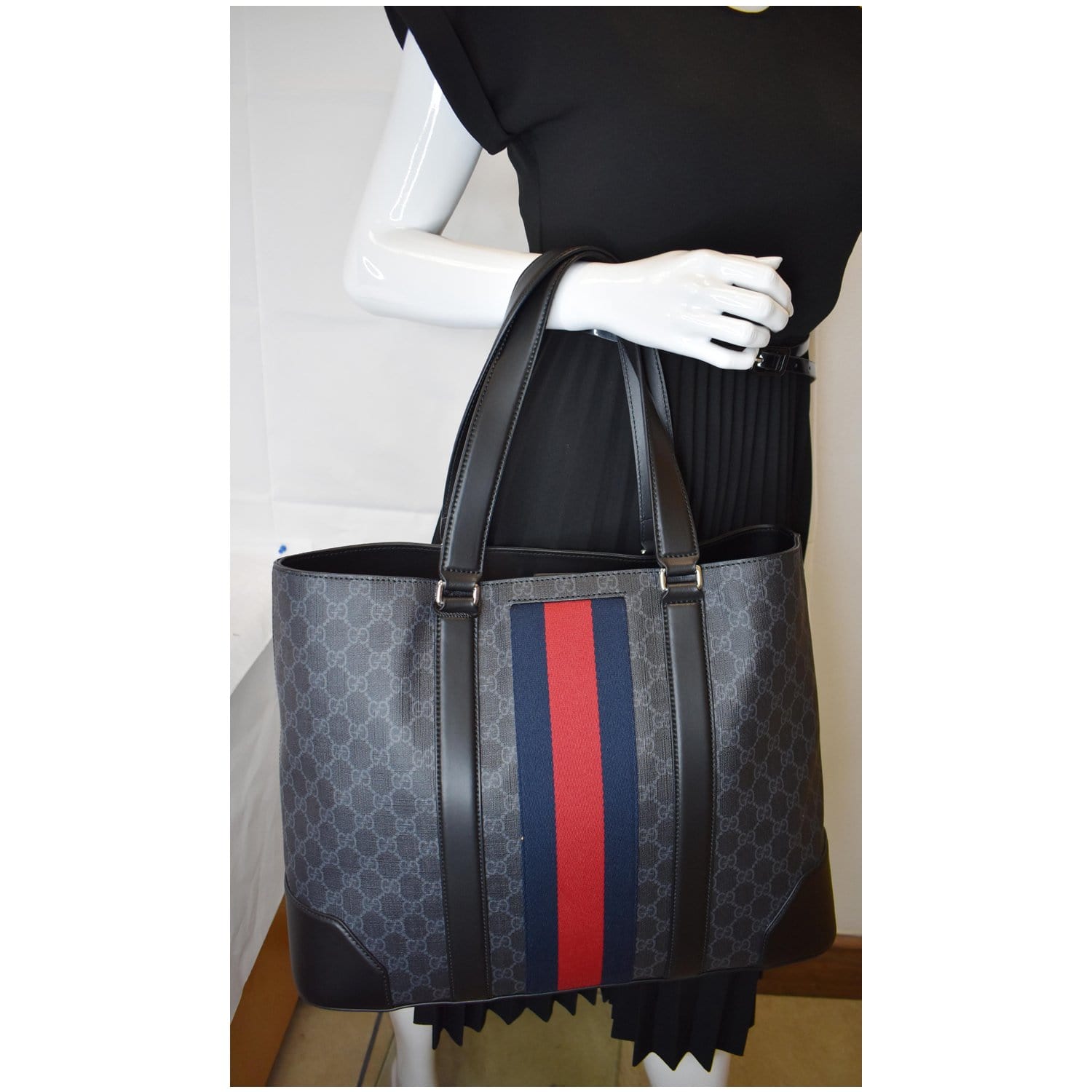 Gucci Sherry Line Supreme Tote Bag Canvas Black Black 495560