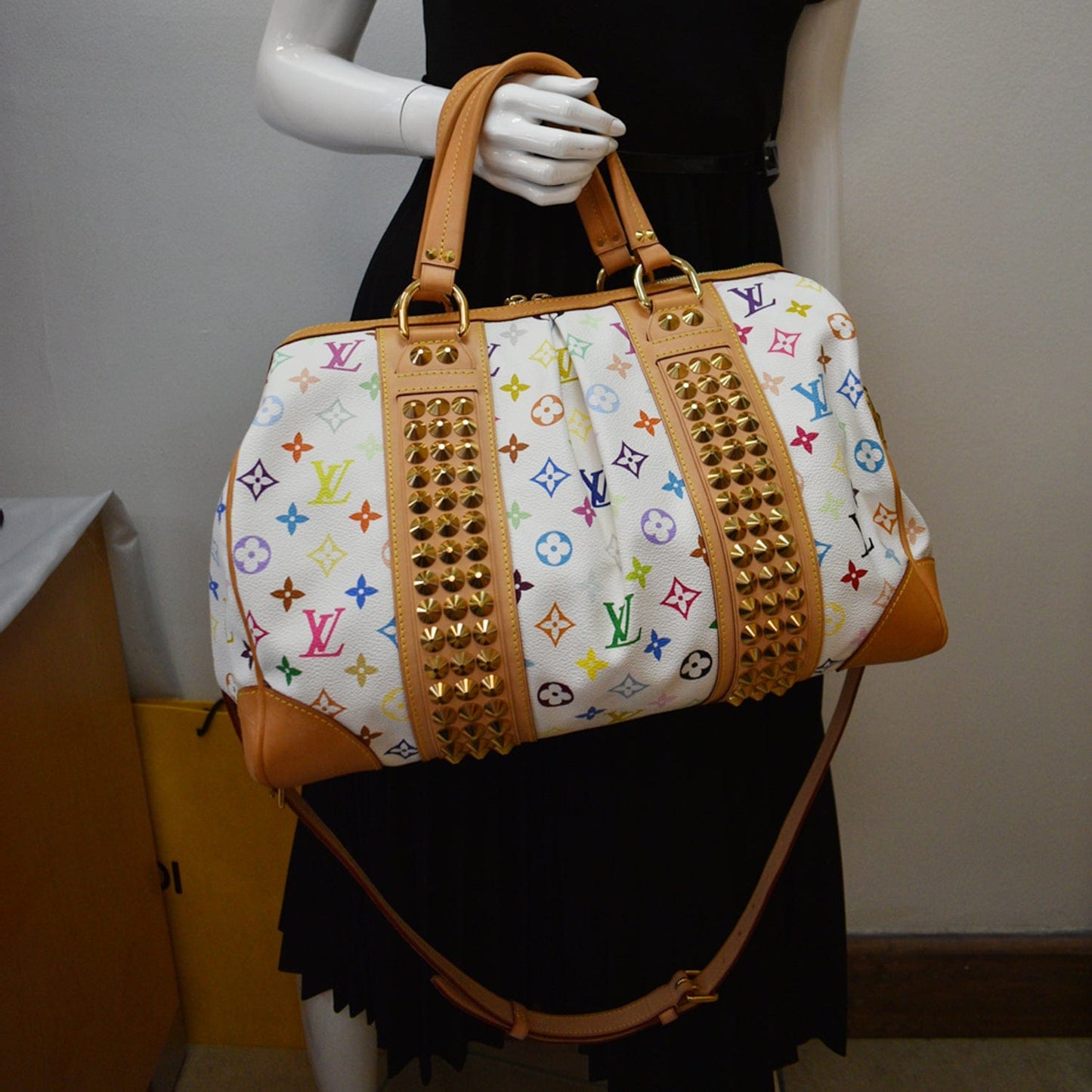 Louis Courtney Gm Shoulder Bag Canvas Monogram