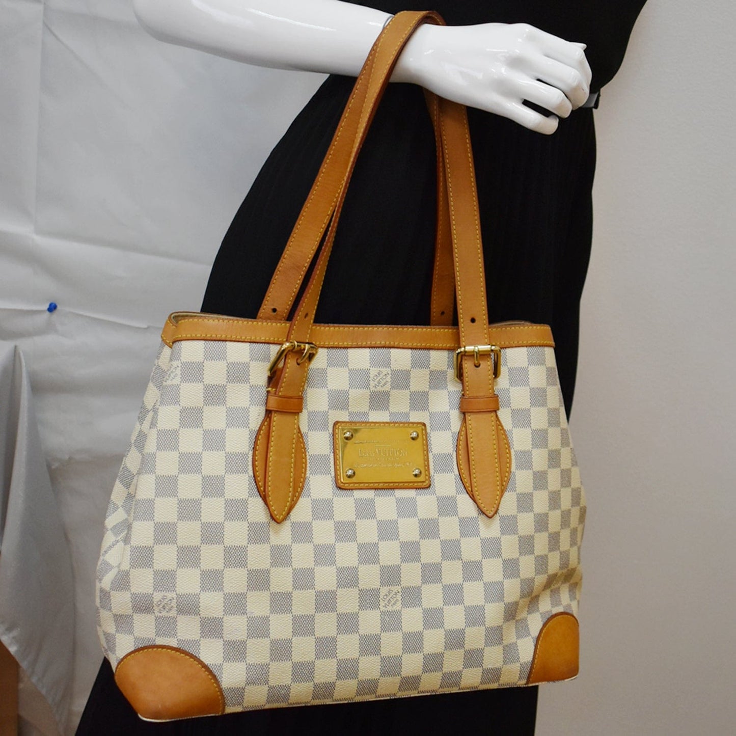Louis Hampstead Mm Damier Azur Shoulder Bag White