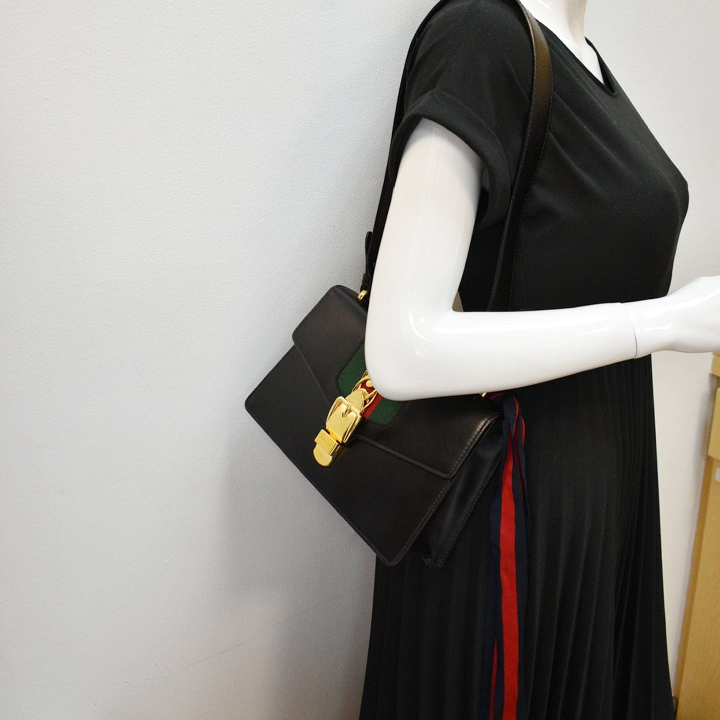 Gucci Sylvie Shoulder Bag Leather Black
