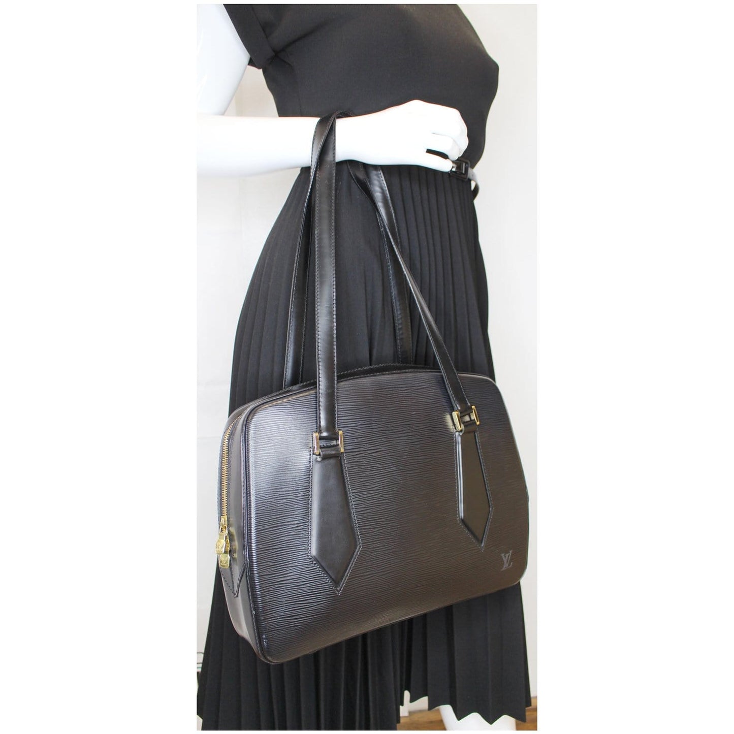Louis Voltaire Epi Shoulder Bag Leather Black Black 1