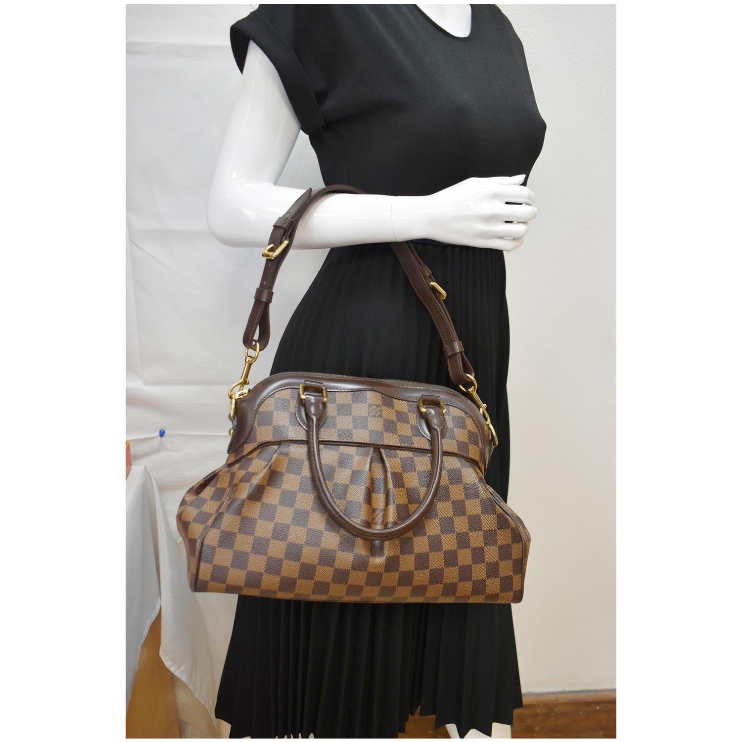 Louis Trevi Pm Damier Ebene Shoulder Bag Brown