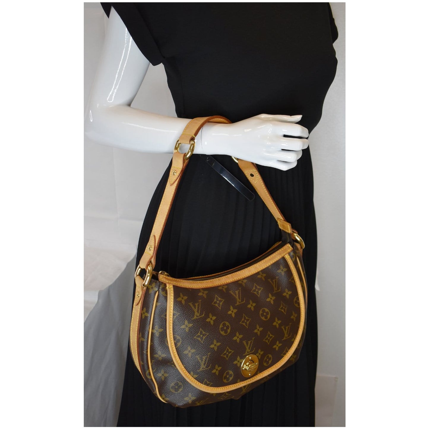 Louis Tulum Pm Shoulder Bag Canvas Monogram