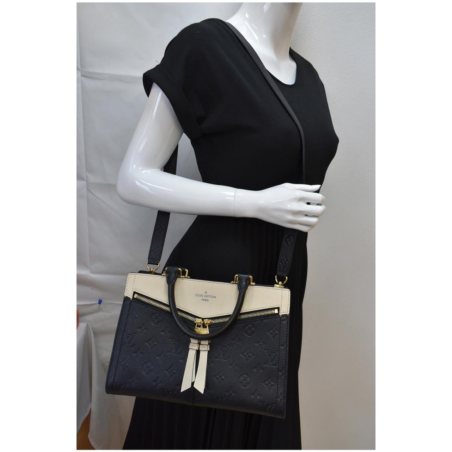 Louis Sully Pm Empreinte Shoulder Bag Leather Monogram