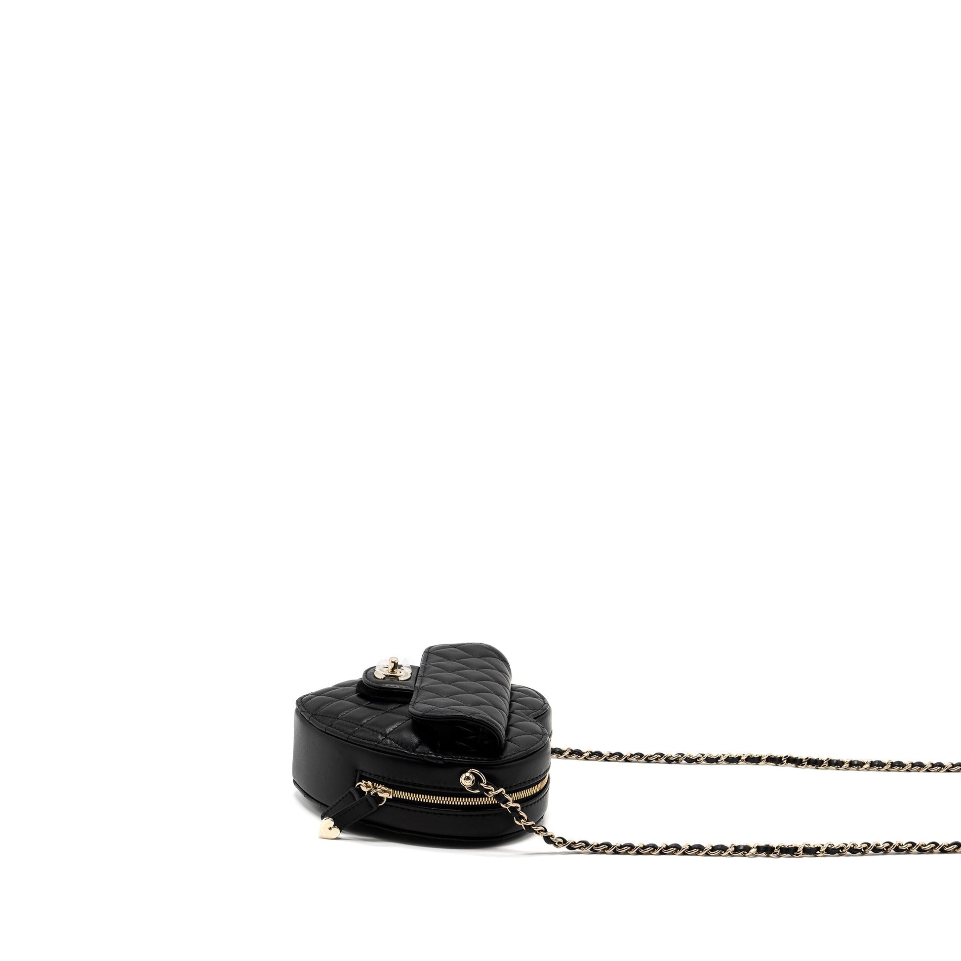 Chanel 22S Heart Lambskin LGHW Microchip Black Handbag Microchip 2