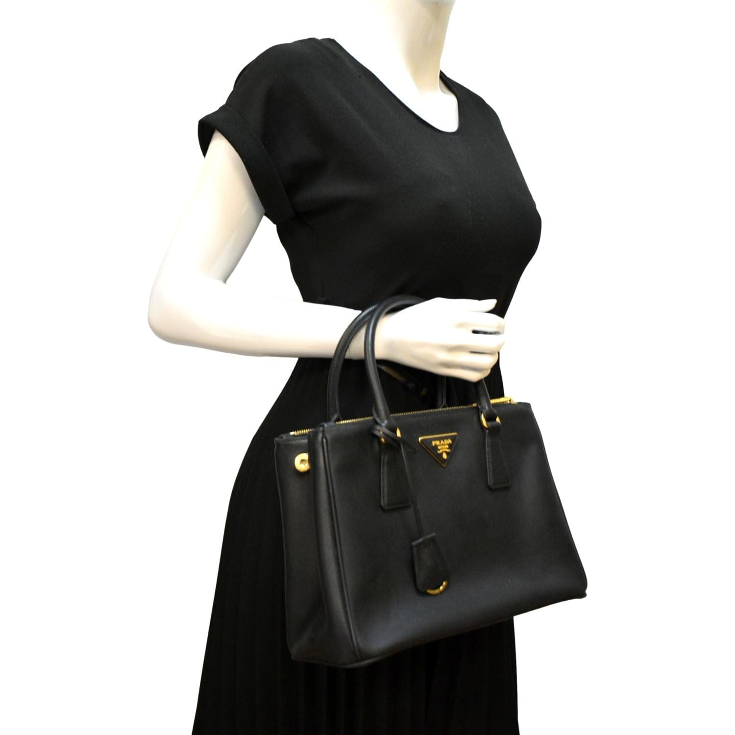 Galleria Double Zip Saffiano Tote Bag Leather Black