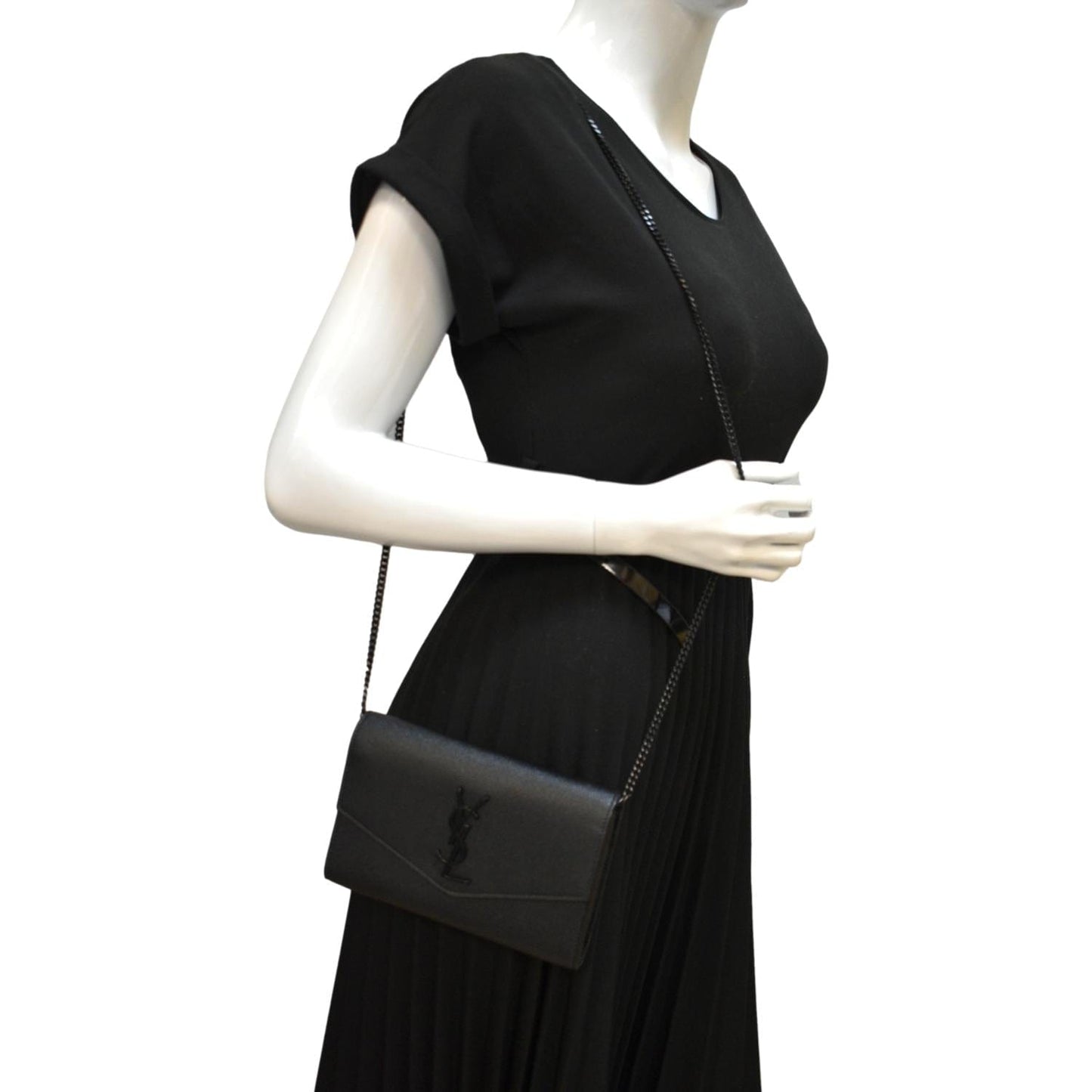 YSL Saint Laurent Yves Grain De Poudre Crossbody Bag Leather Black Chain