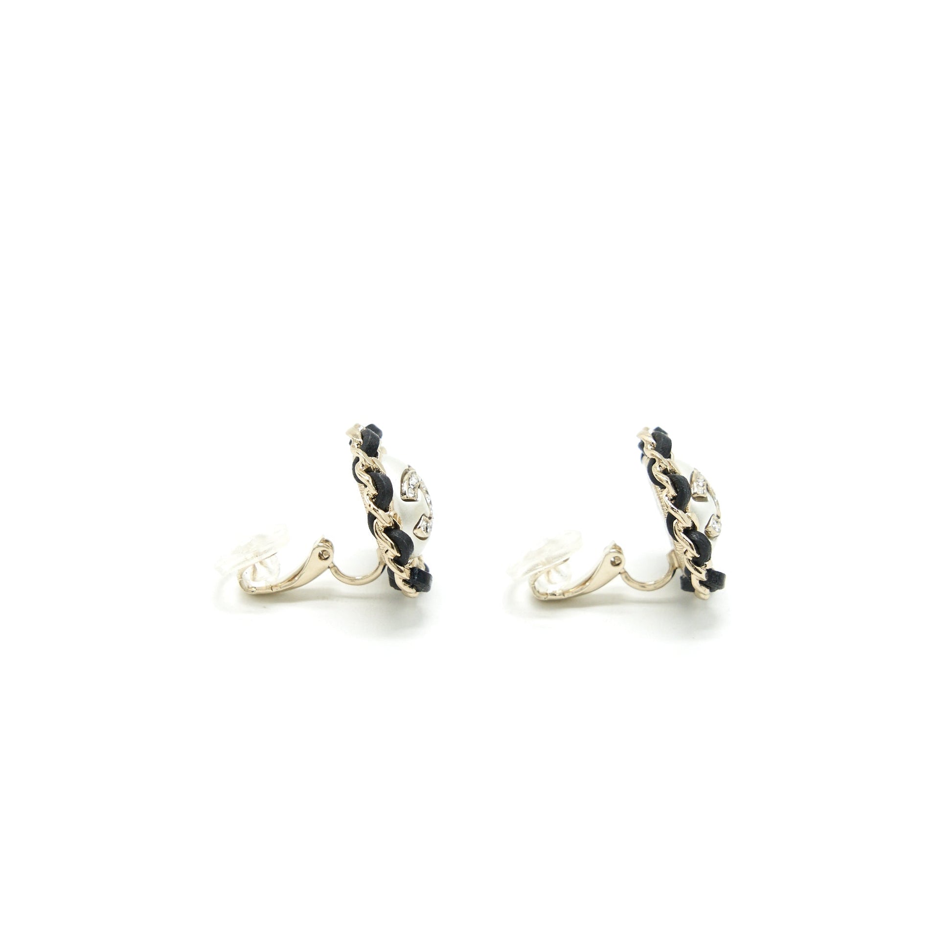 Chanel 22P Round Ear Clip LGHW Handbag