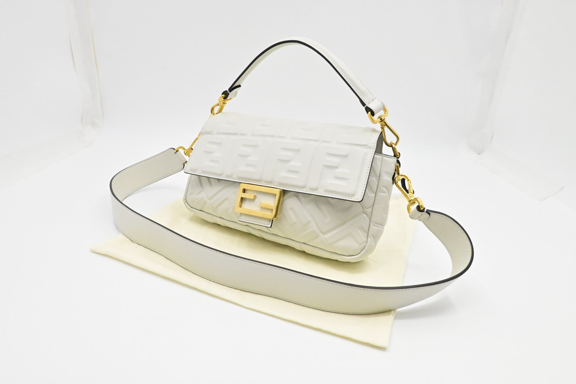 Fendi Baguette In Nappa Handbag Leather White Shoulder Bag