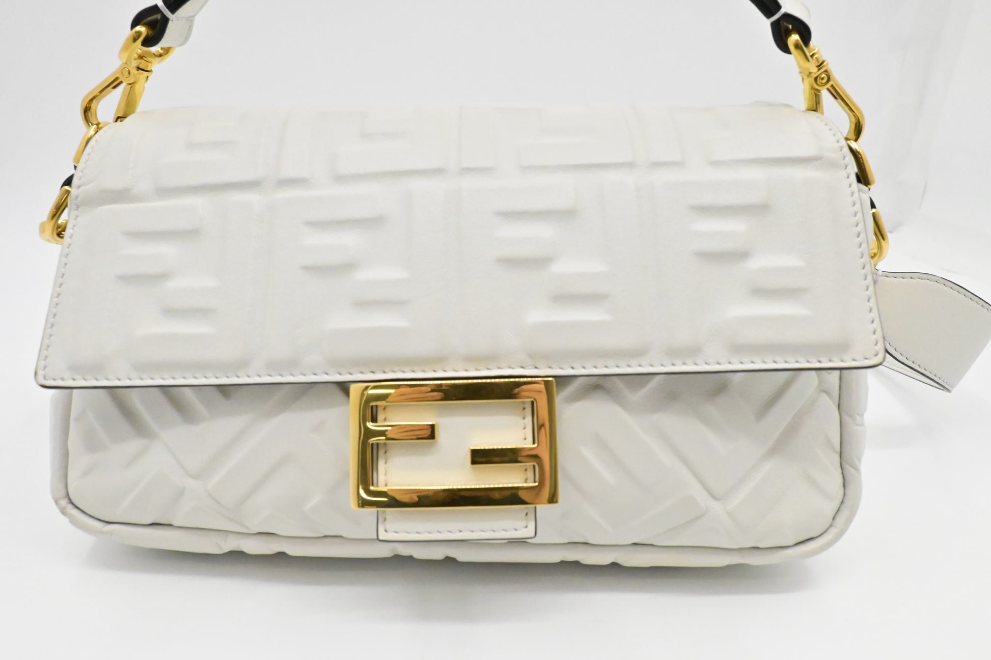 Fendi Baguette In Nappa Handbag Leather White Shoulder Bag