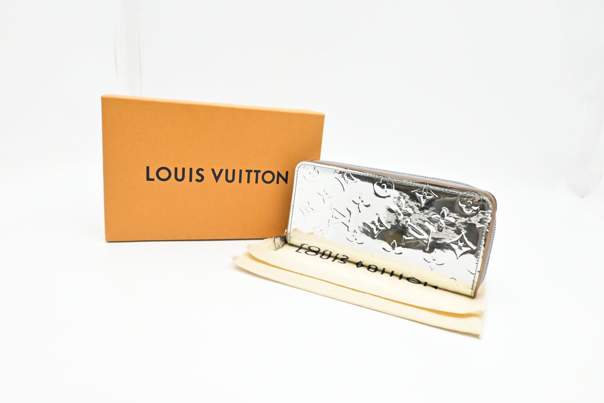 Louis Vuitton Zippy Vertical Monogram Canvas Wallet Case Canvas 1