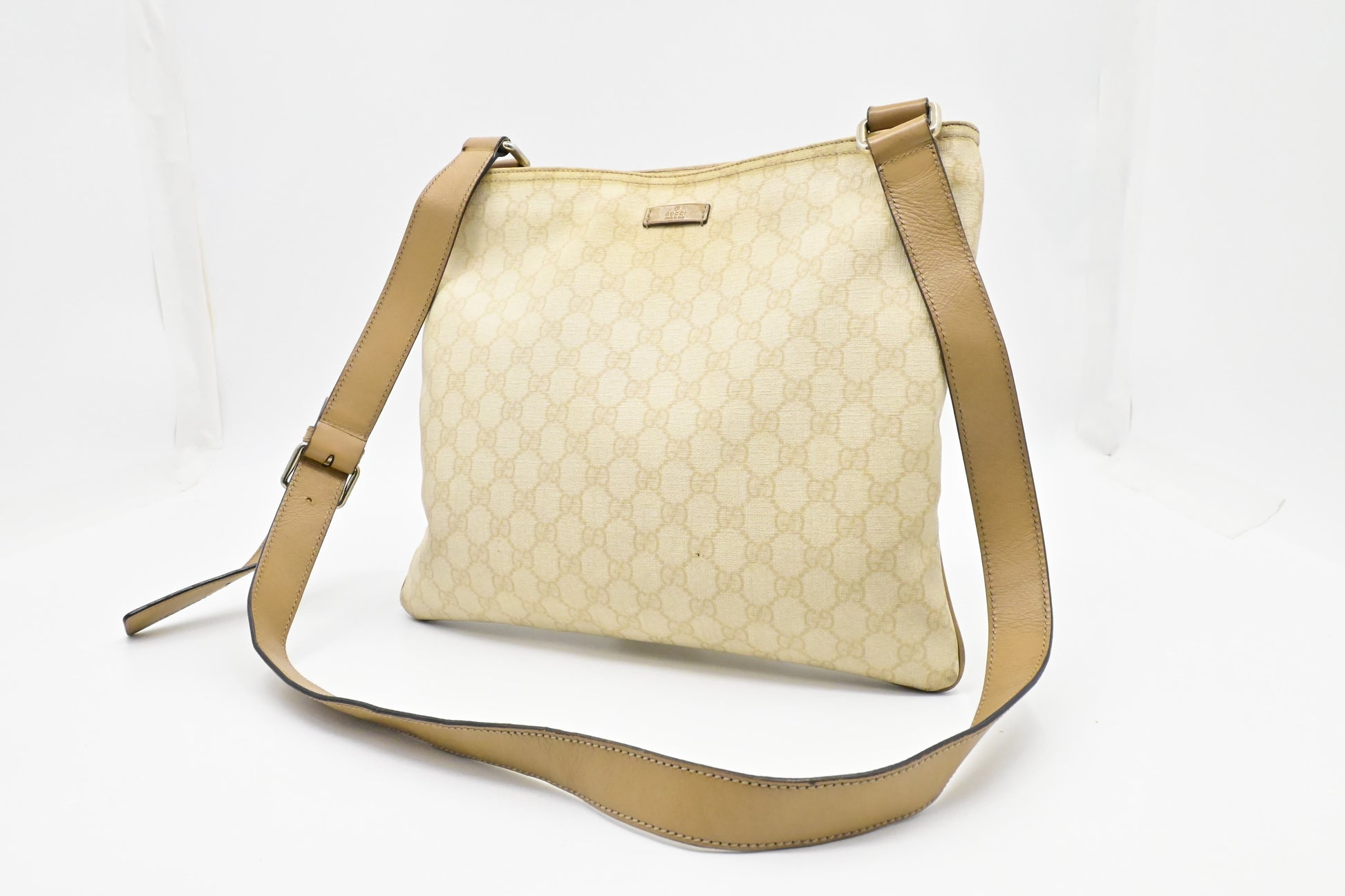 Gucci GG Supreme Canvas Cream Crossbody Bag