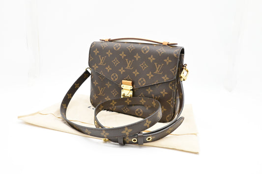 Louis Vuitton Pochette Métis Monogram Canvas Metis Clutch Bag