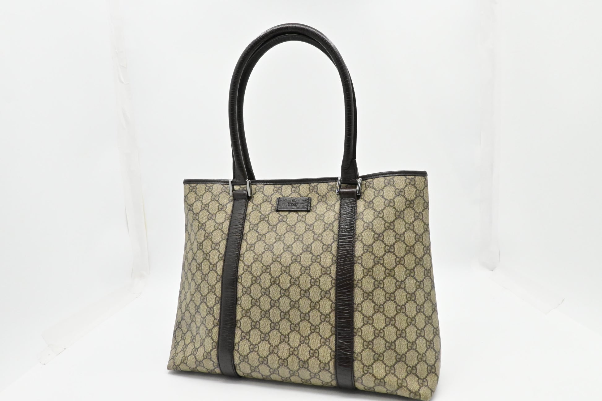Gucci GG Supreme Canvas Shoulder Bag