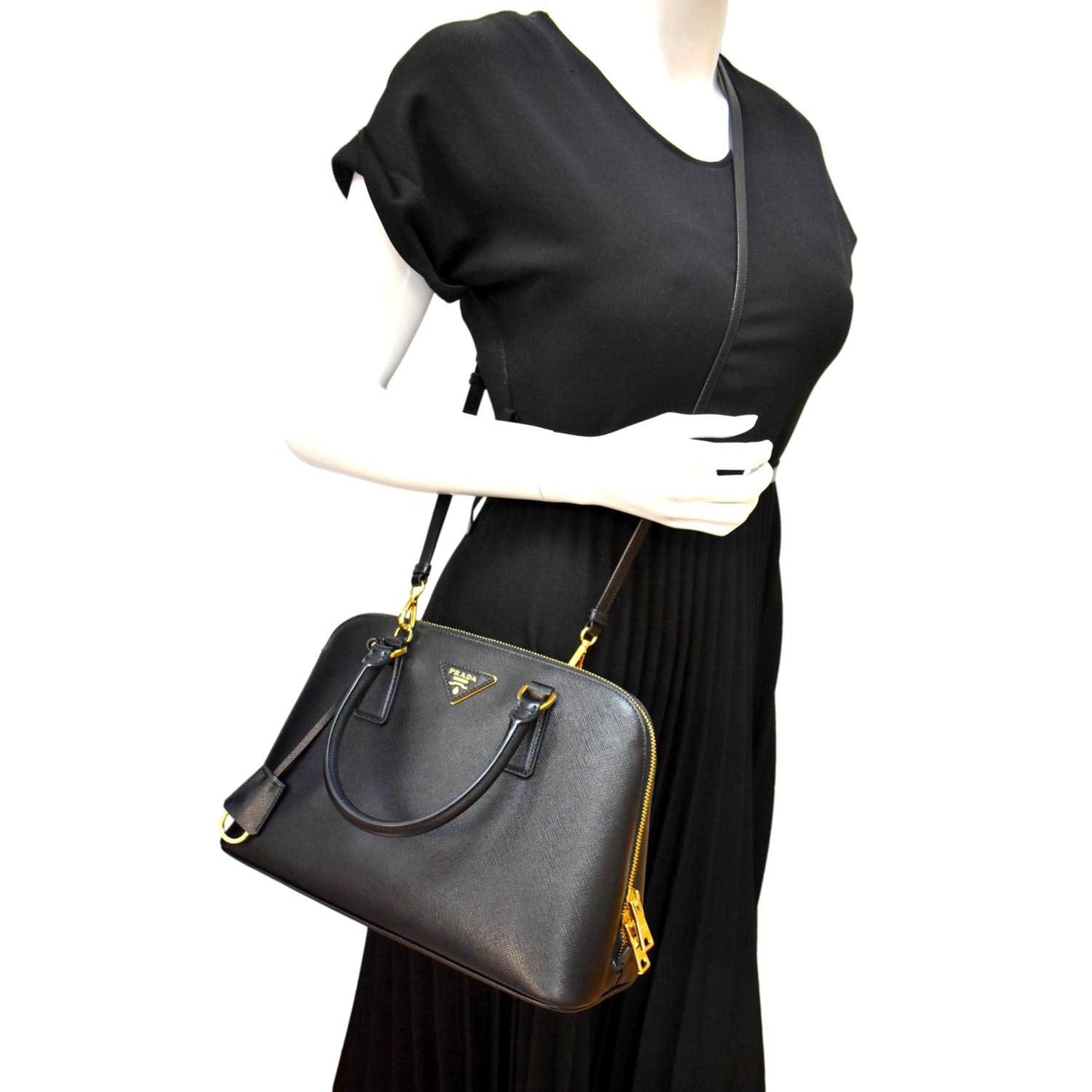 Lux Promenade Saffiano Shoulder Bag Nero Leather Medium