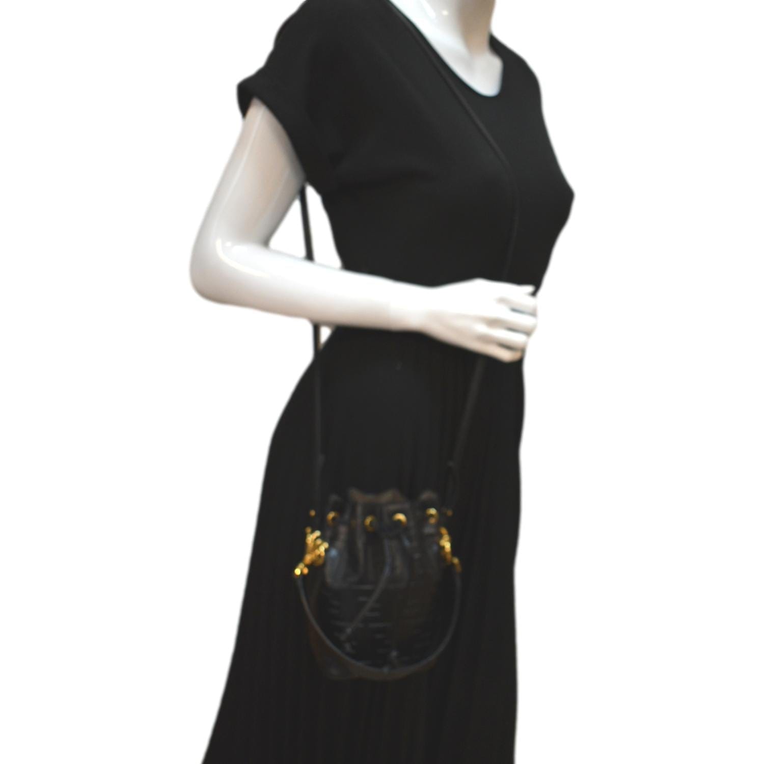 Fendi Mon Tresor Drawstring Ff Bag Leather Black Bucket Bucket Bag