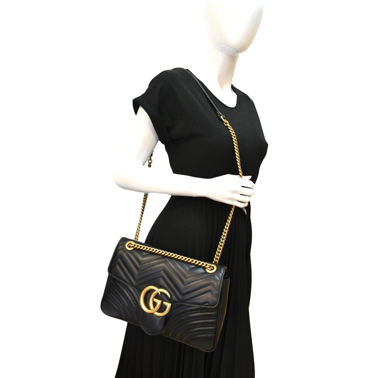 Gucci Marmont Shoulder Bag Matelasse Black Medium Matelasse